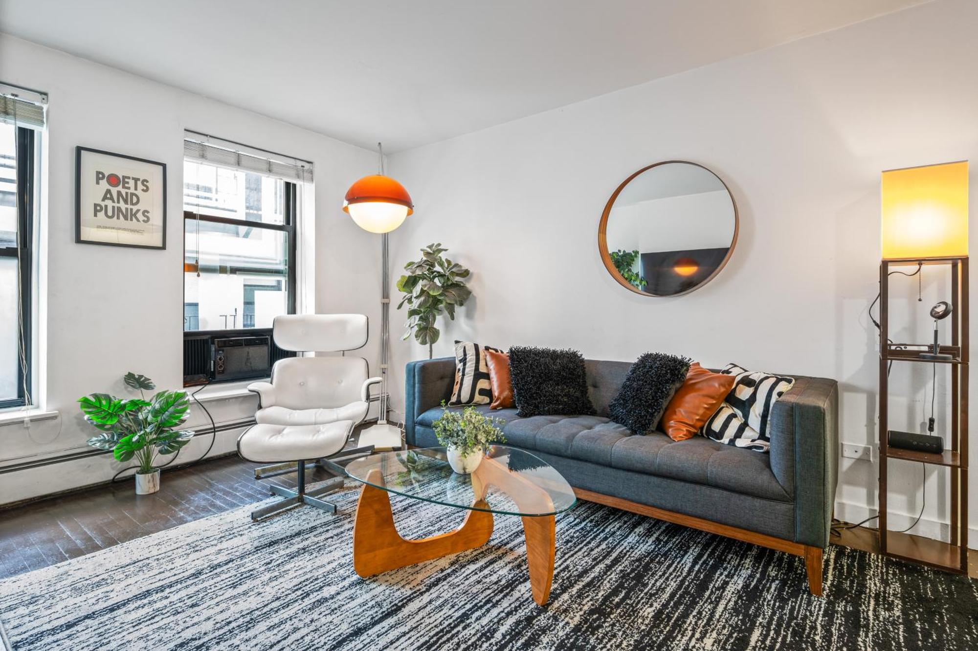 Modern Les One Bedroom Apartment *