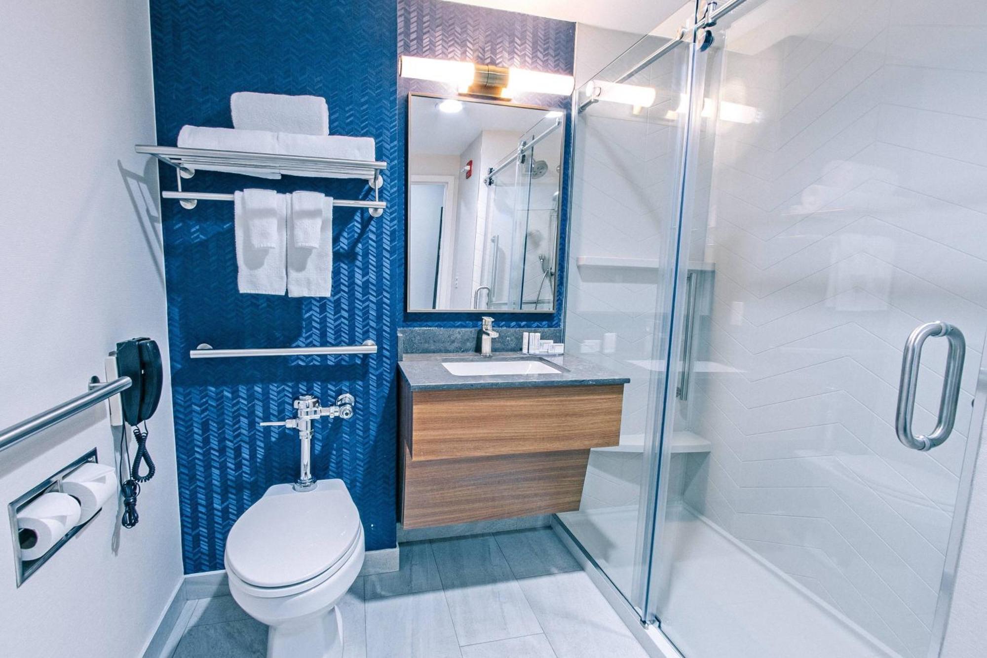Fairfield By Marriott Laguardia Airport/astoria 3* New York