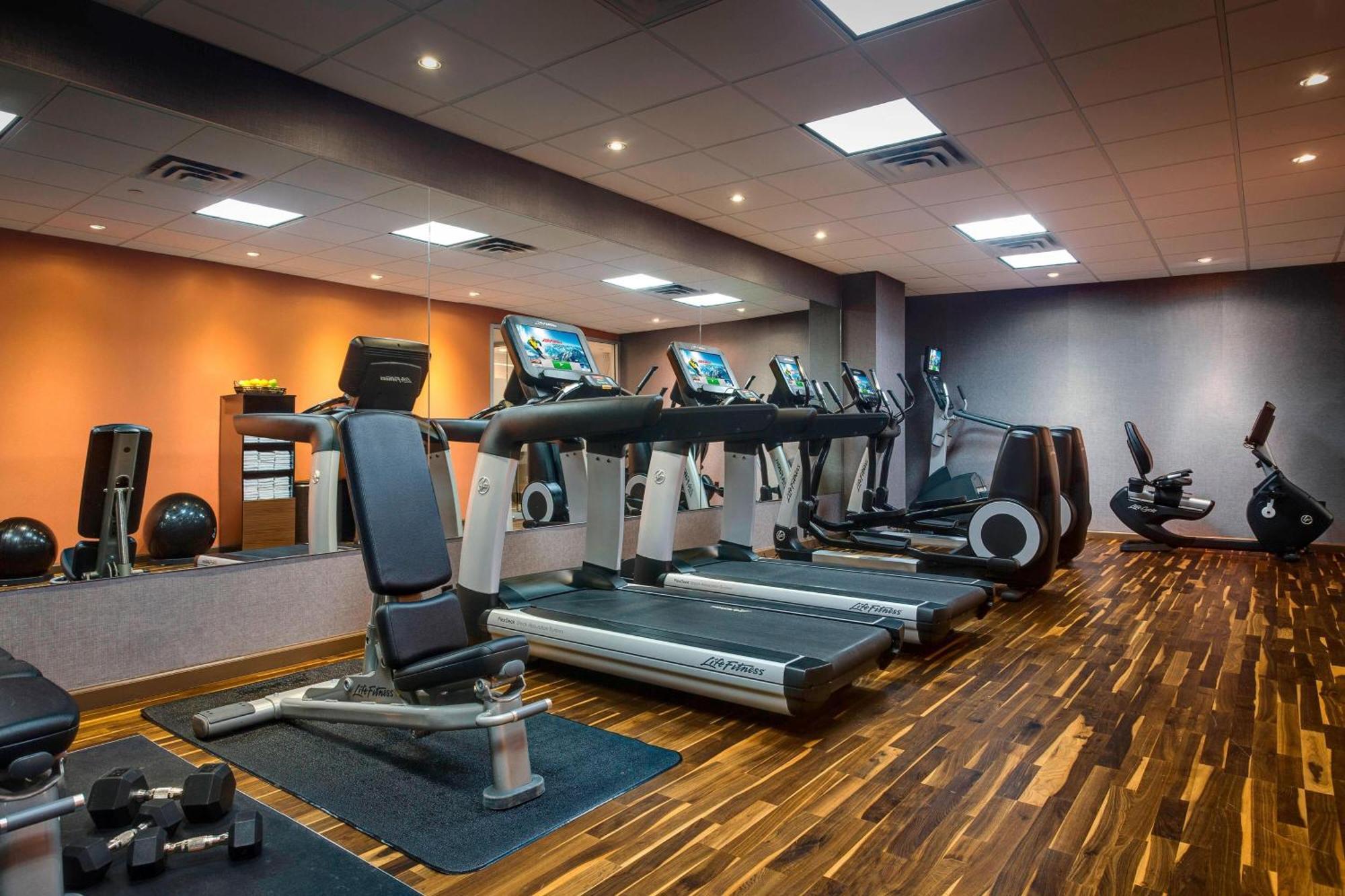 Courtyard By Marriott Jfk Airport Hotel