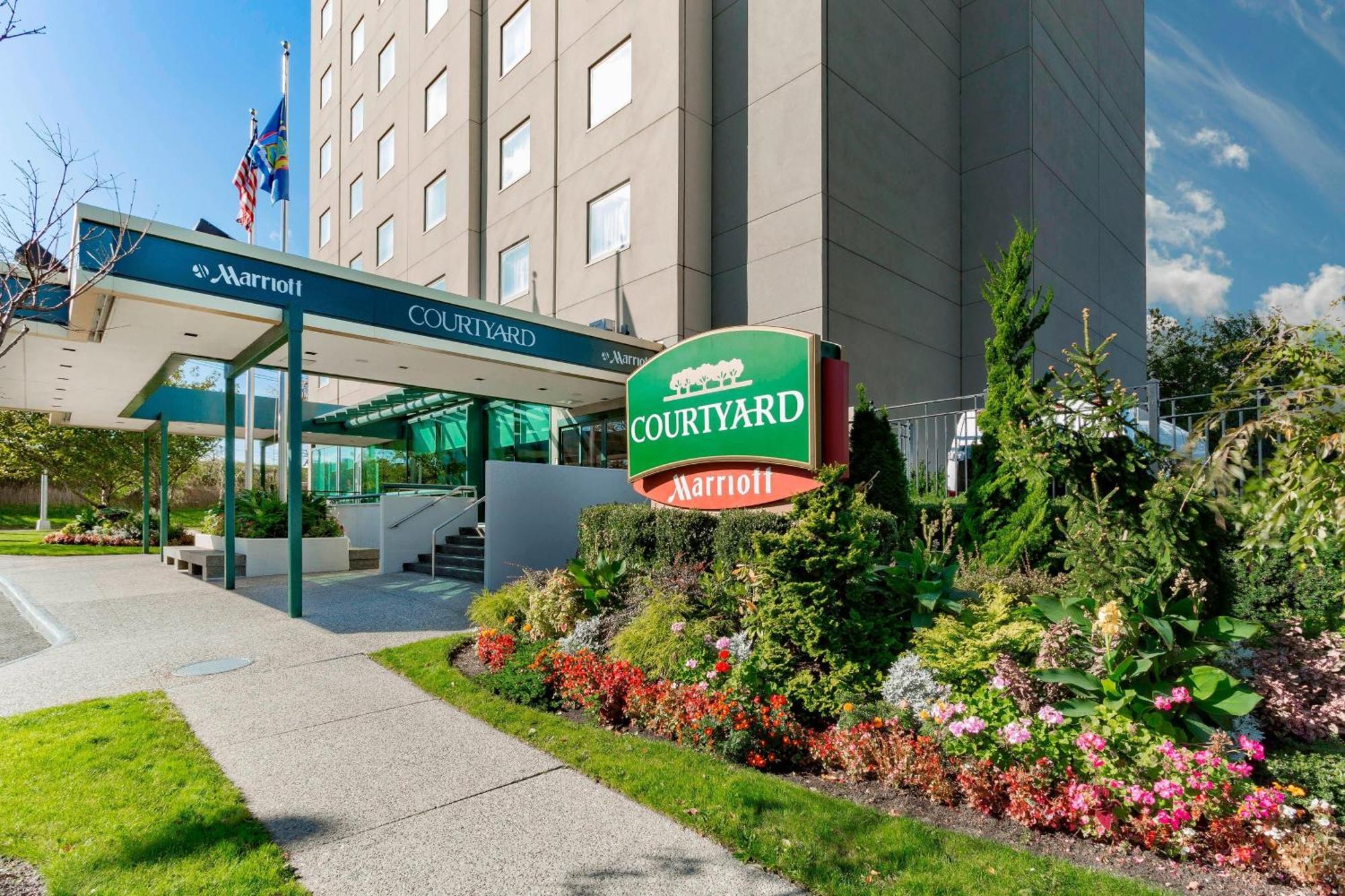 Courtyard By Marriott Jfk Airport 3*