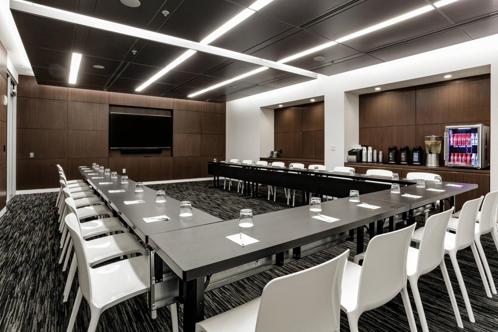Courtyard By Marriott Long Island City/new York Manhattan View 3*