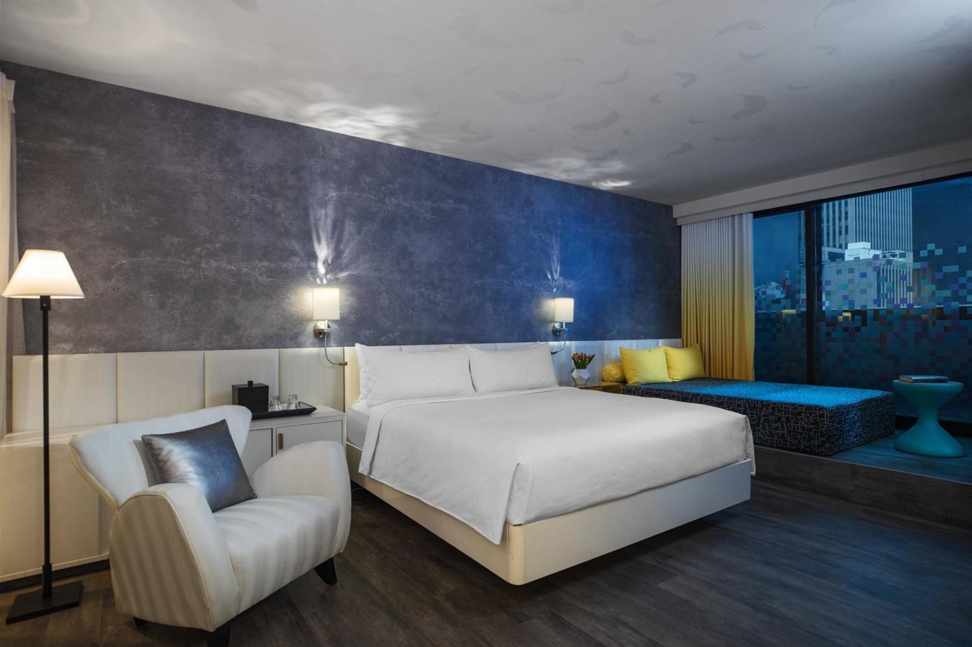 Renaissance Times Square By Marriott Hotel