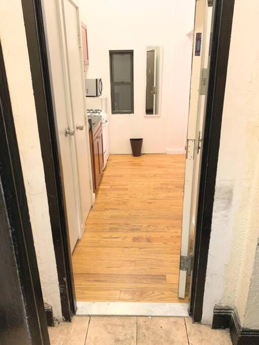 Private With Shower On Union Square Side 1 Apartment *