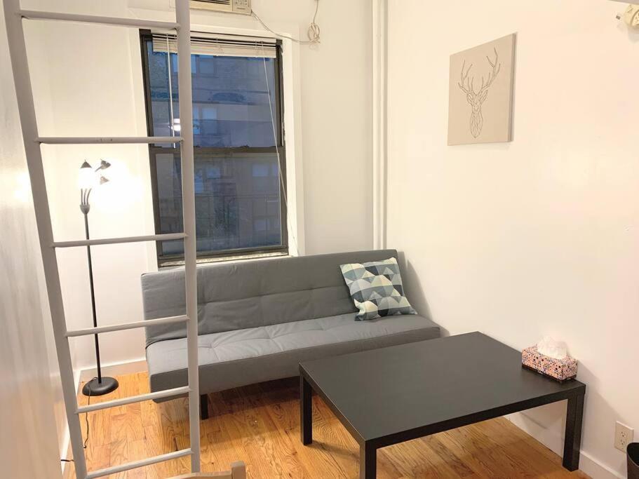 Private With Shower On Union Square Side 1 *
