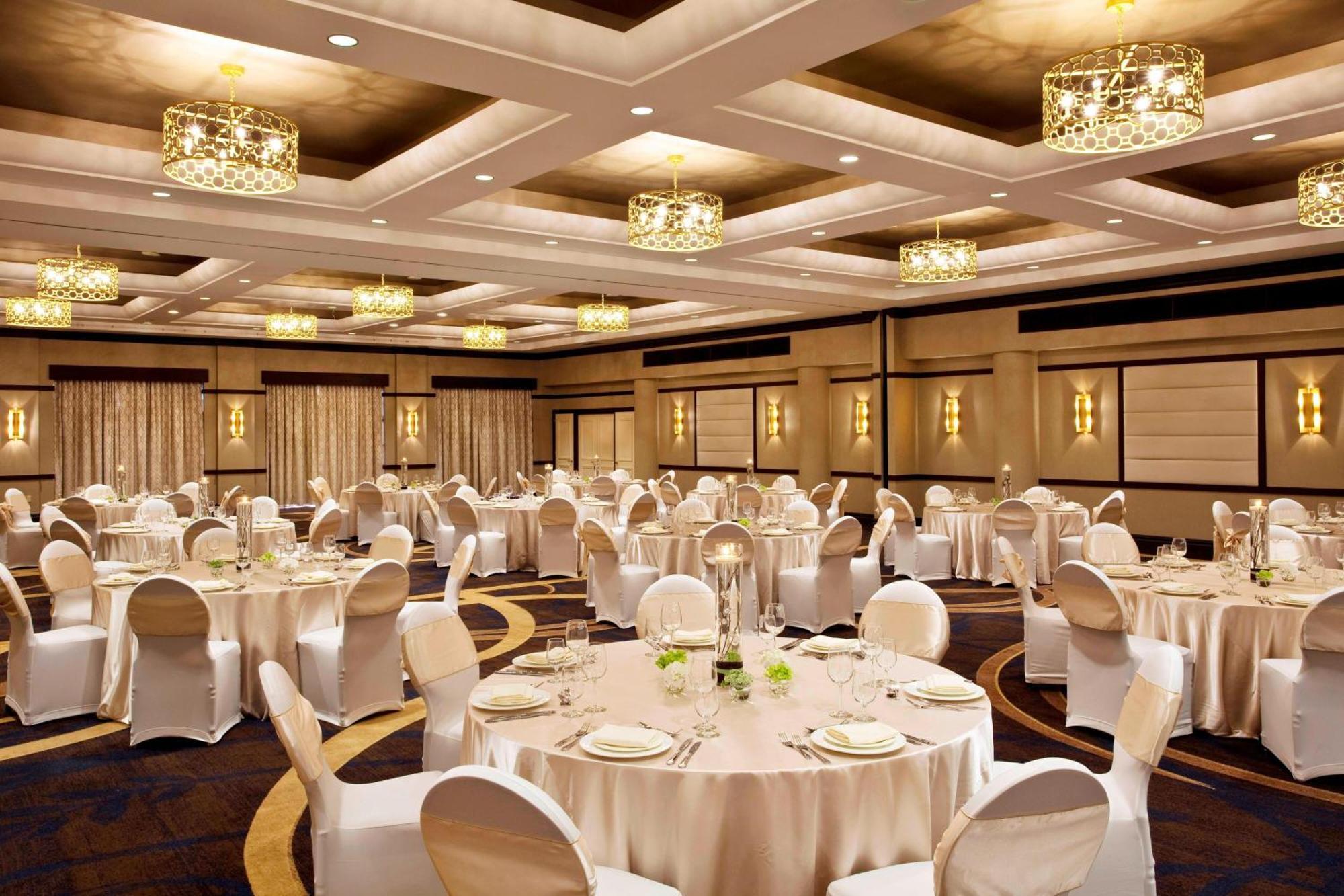 Sheraton Laguardia East 3*