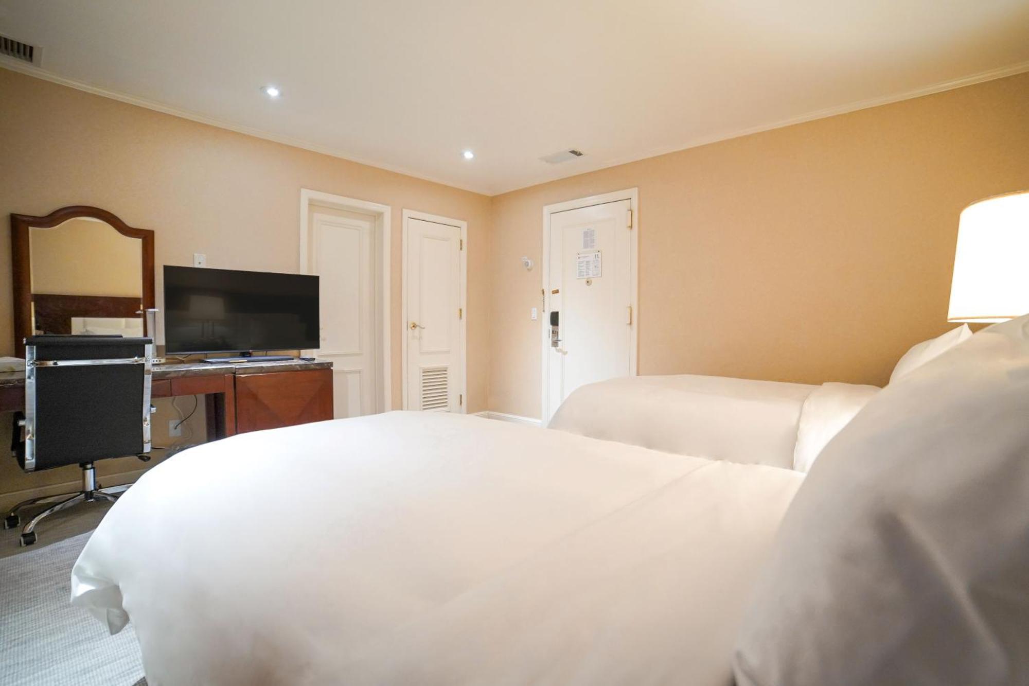 Hotel Stanford Nyc 3*