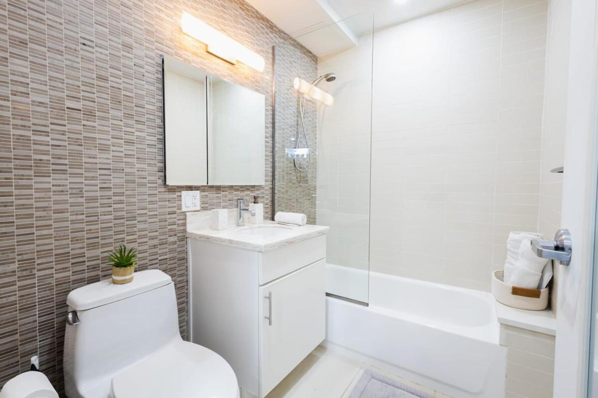 Apartment 809-5b Luxury With A Private Balcony New York