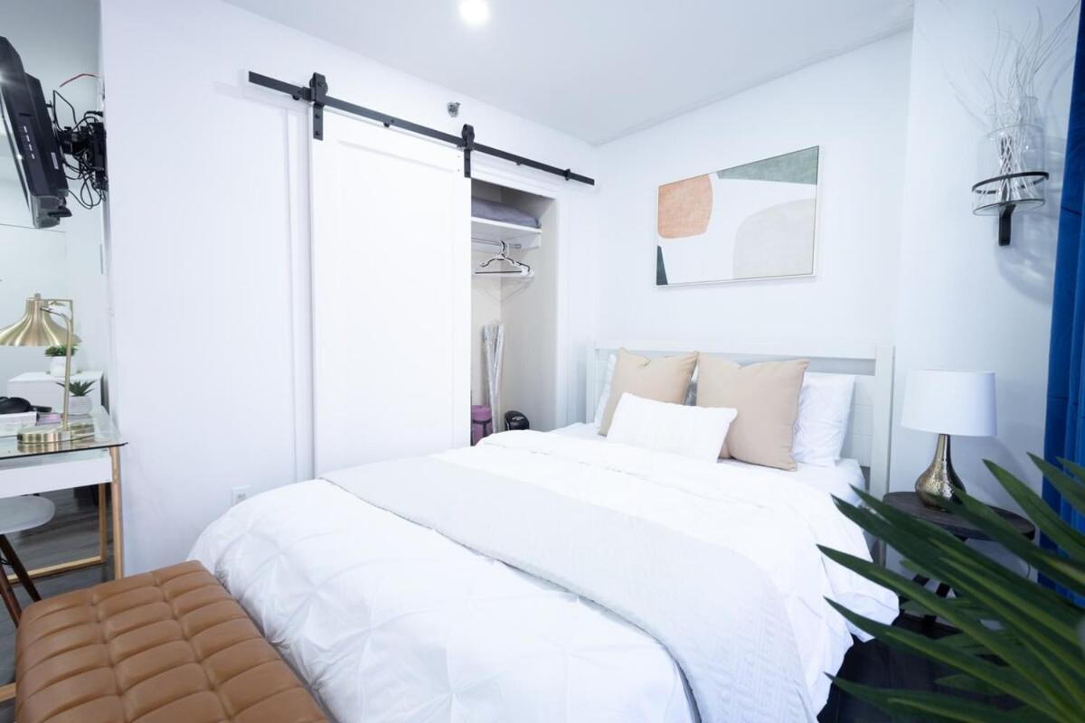 809-5b Luxury With A Private Balcony Apartment