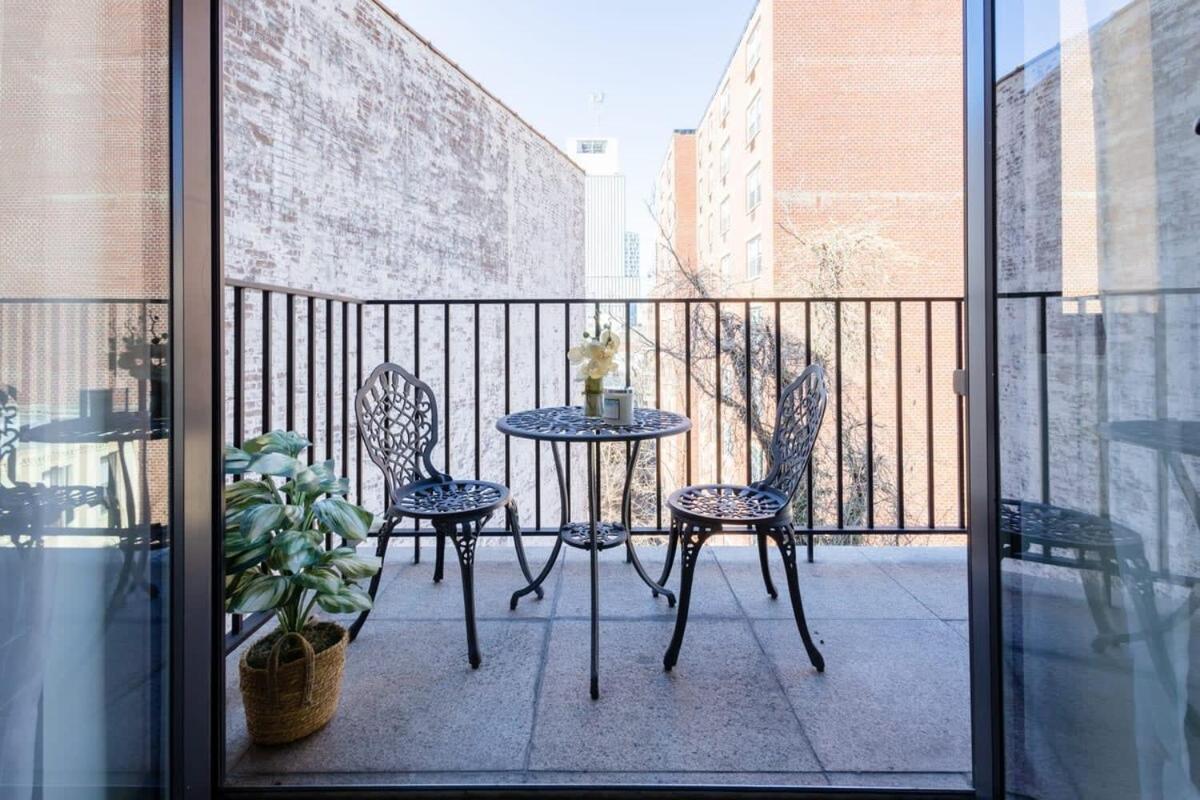 809-5b Luxury With A Private Balcony Apartment *