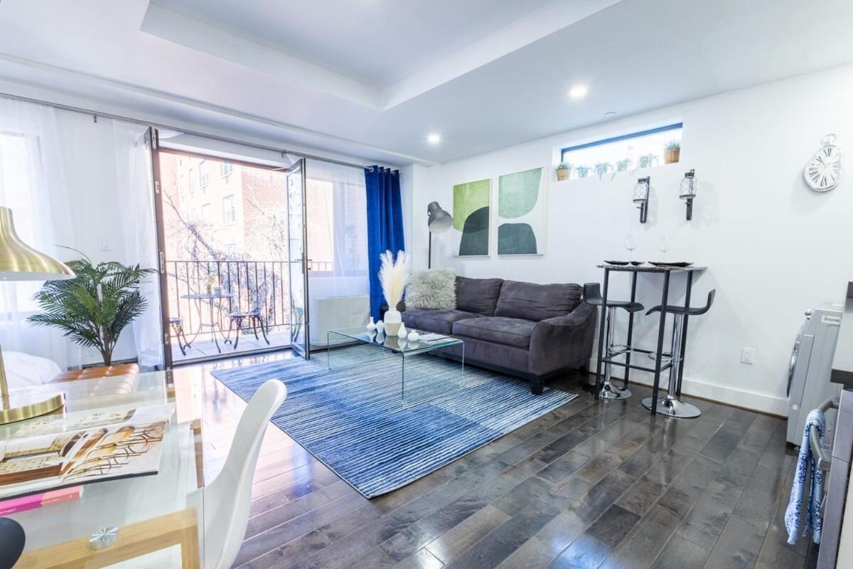 809-5b Luxury With A Private Balcony Apartment New York