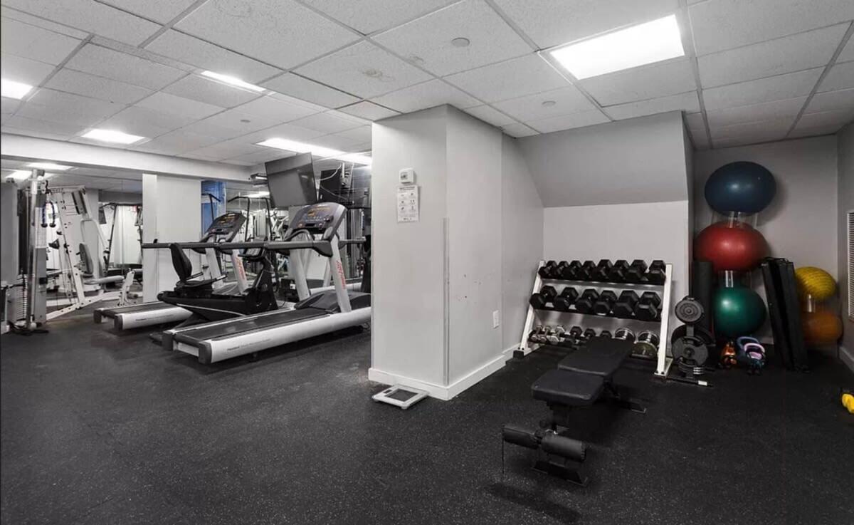 73-1120 New Uws Doorman Gym Apartment *
