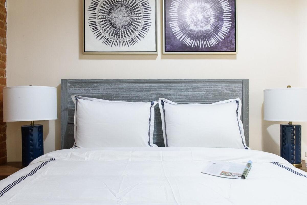 428-4r Prime Midtown Large 2 Bedroom Newly Furnished * New York