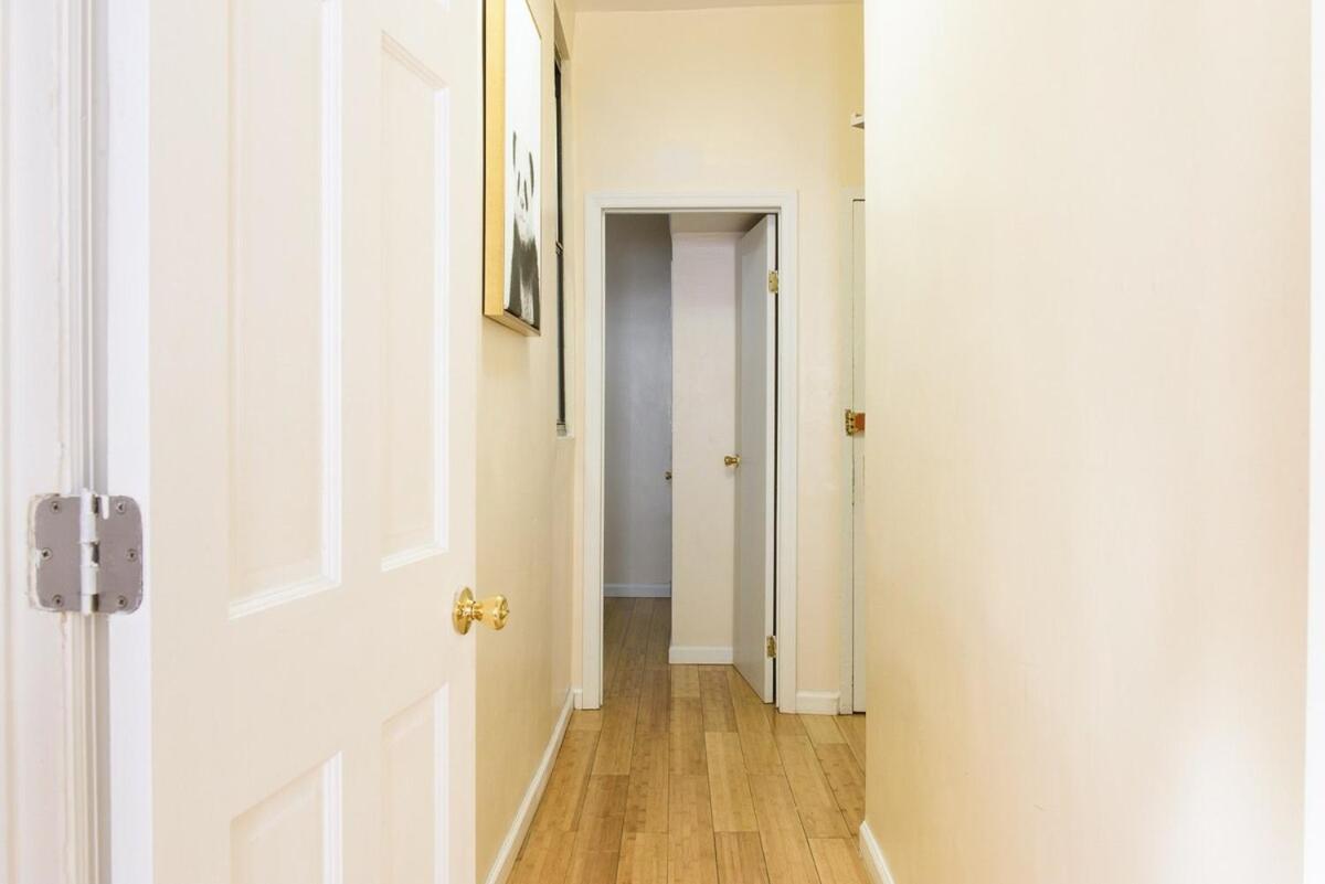 Apartment 428-4r Prime Midtown Large 2 Bedroom Newly Furnished