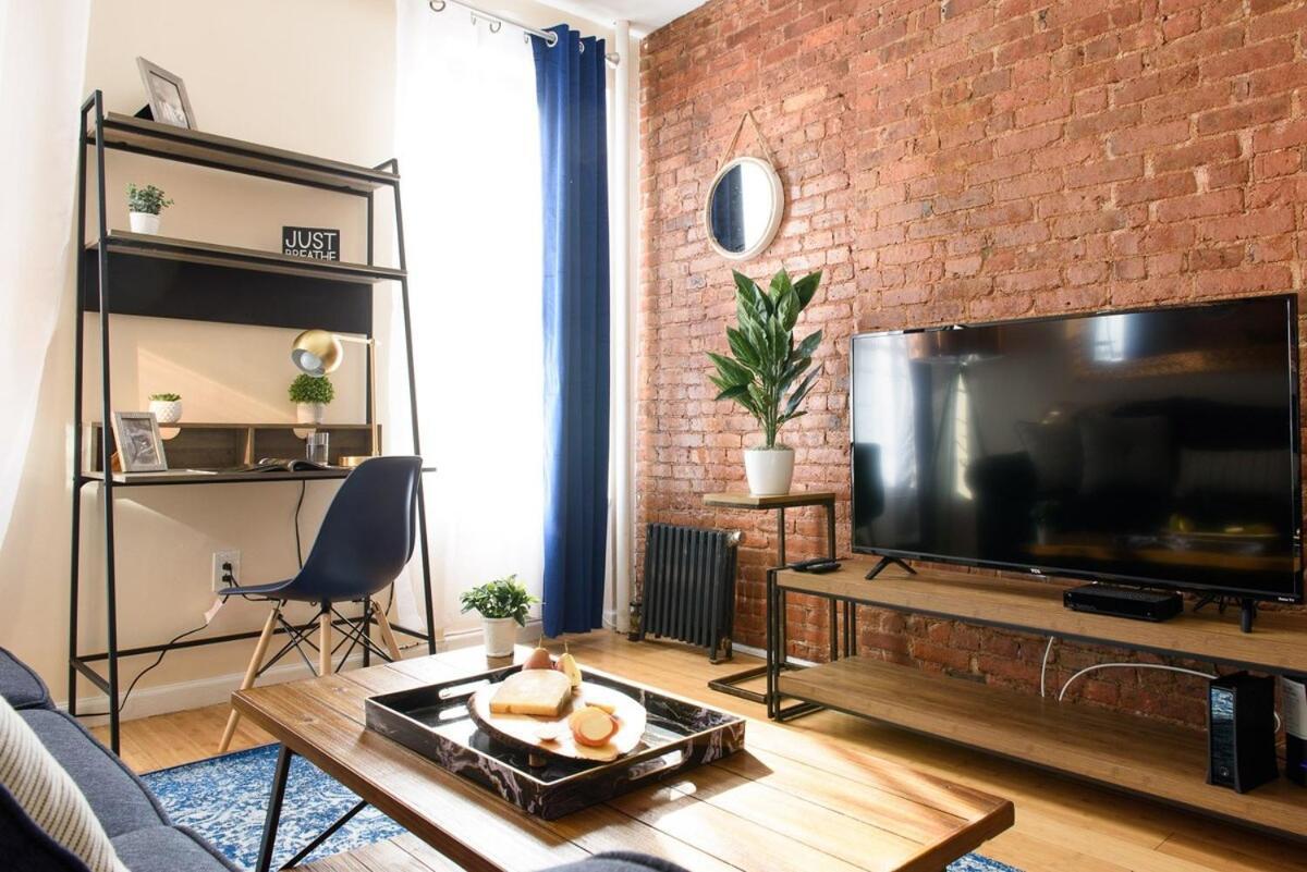 428-4r Prime Midtown Large 2 Bedroom Newly Furnished New York