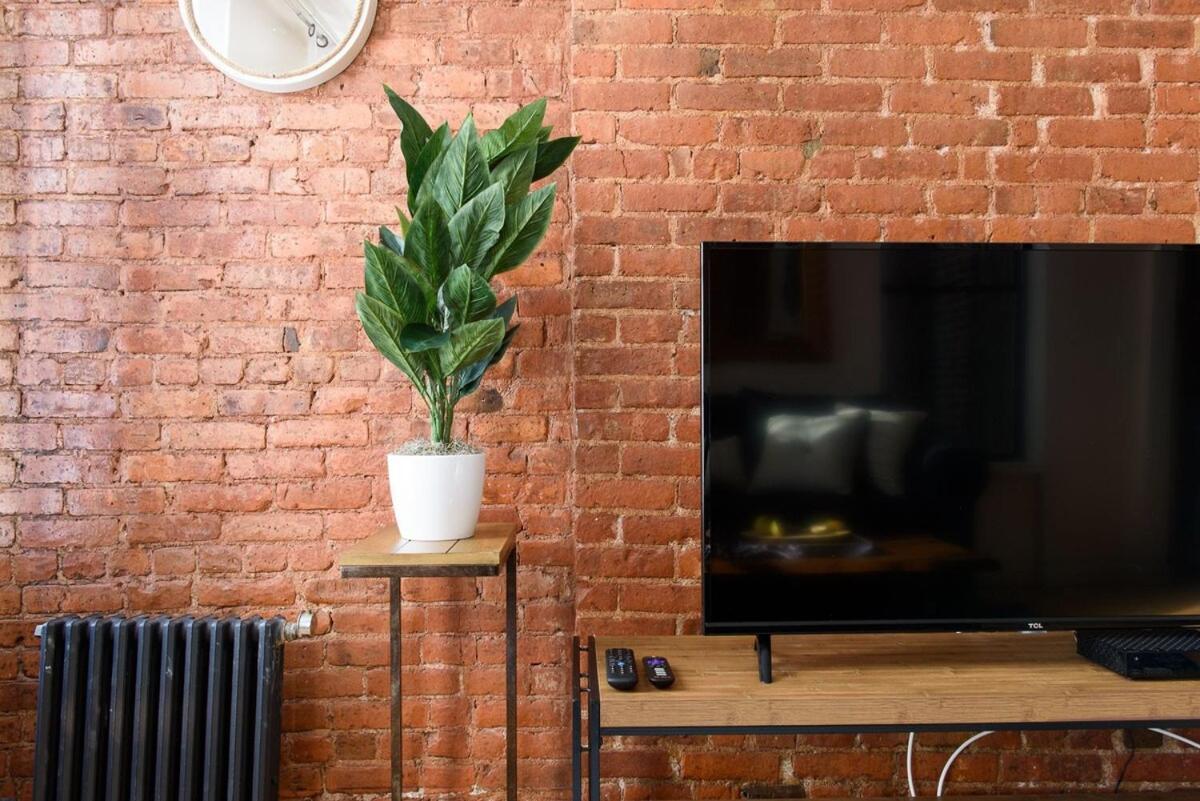 428-4r Prime Midtown Large 2 Bedroom Newly Furnished * New York