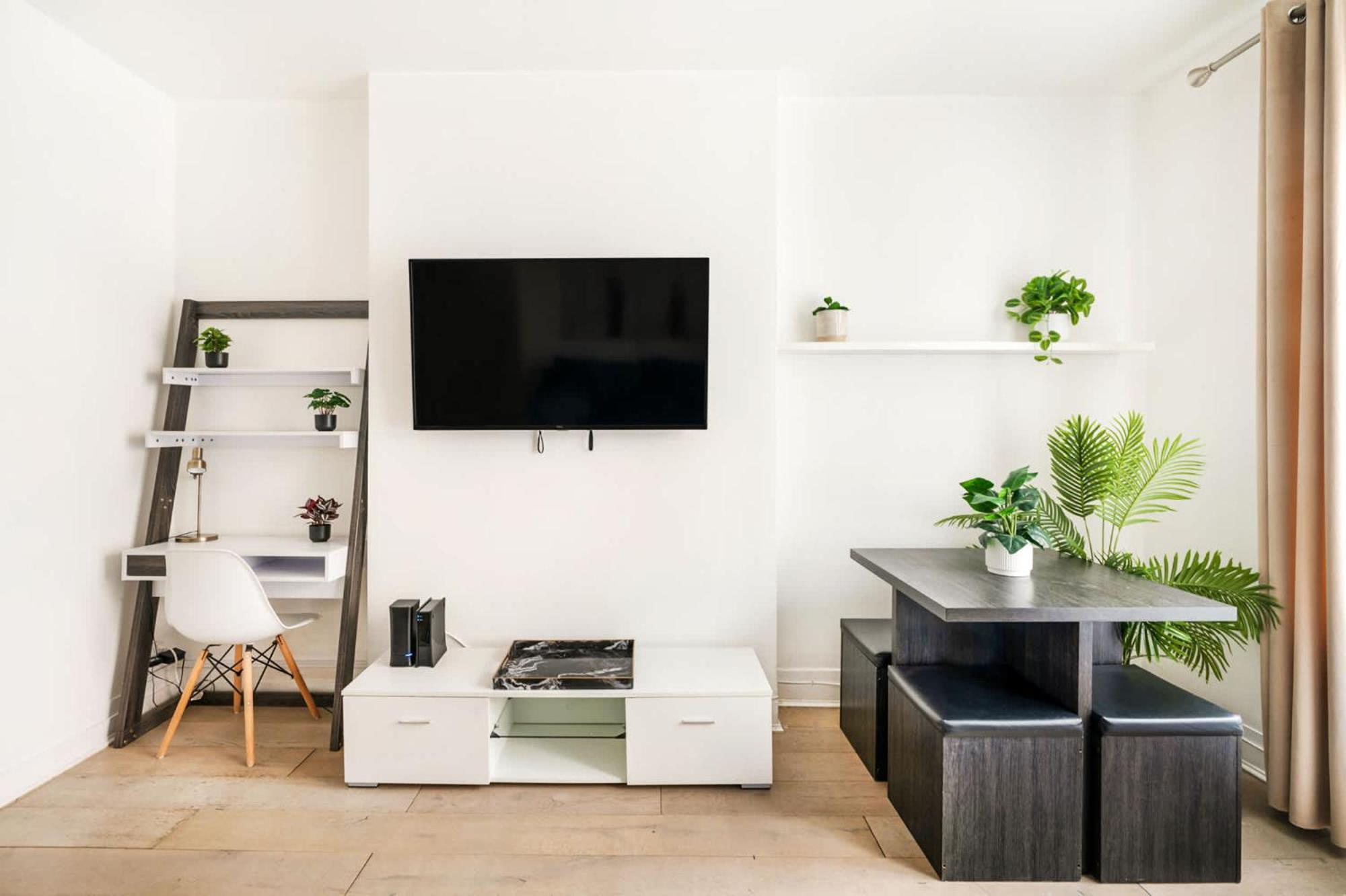 428-2w Newly Furnished Prime Location 2br Sleeps 5 Apartment