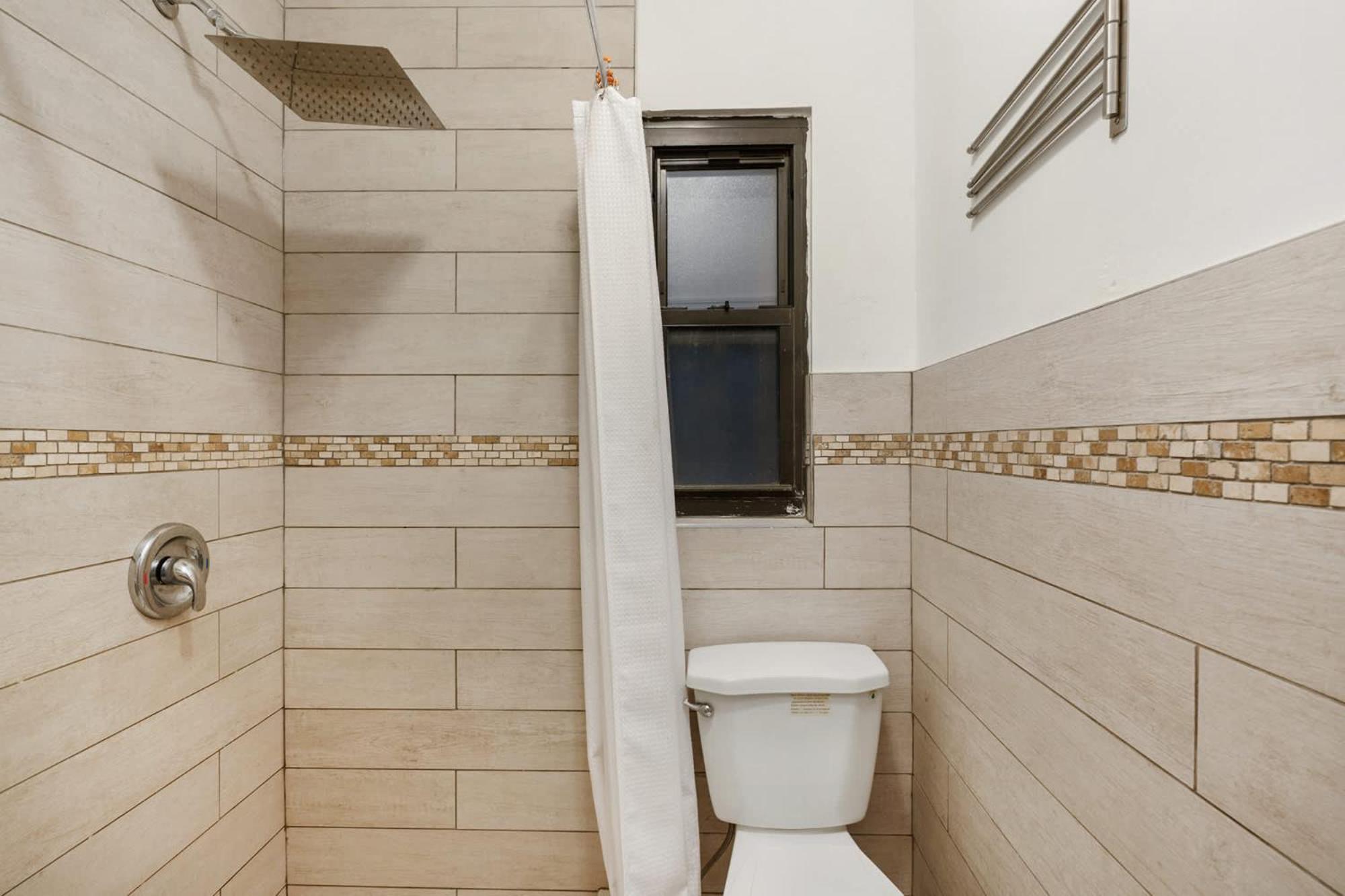 428-2w Newly Furnished Prime Location 2br Sleeps 5 Apartment *