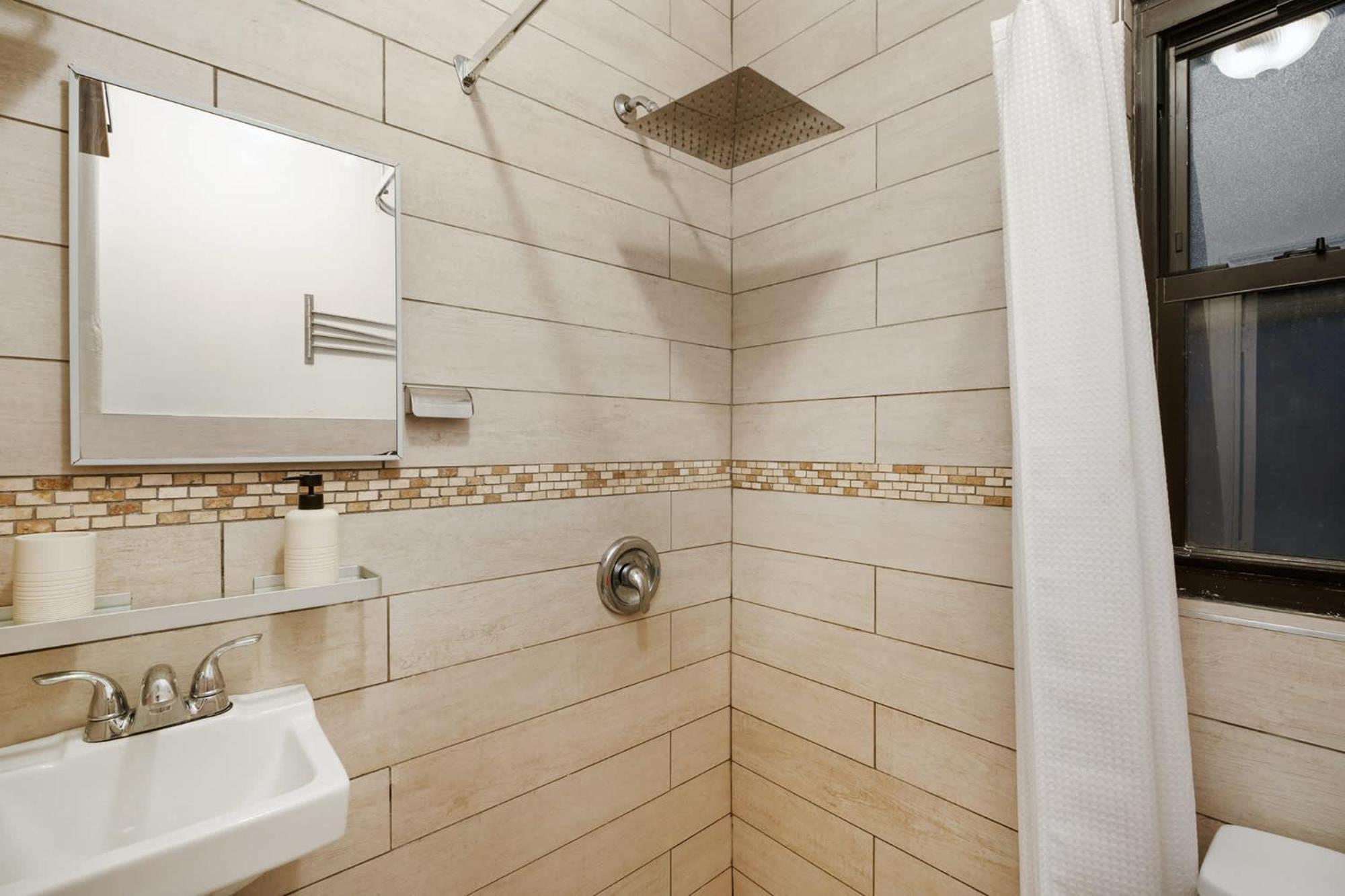 428-2w Newly Furnished Prime Location 2br Sleeps 5 Apartment *
