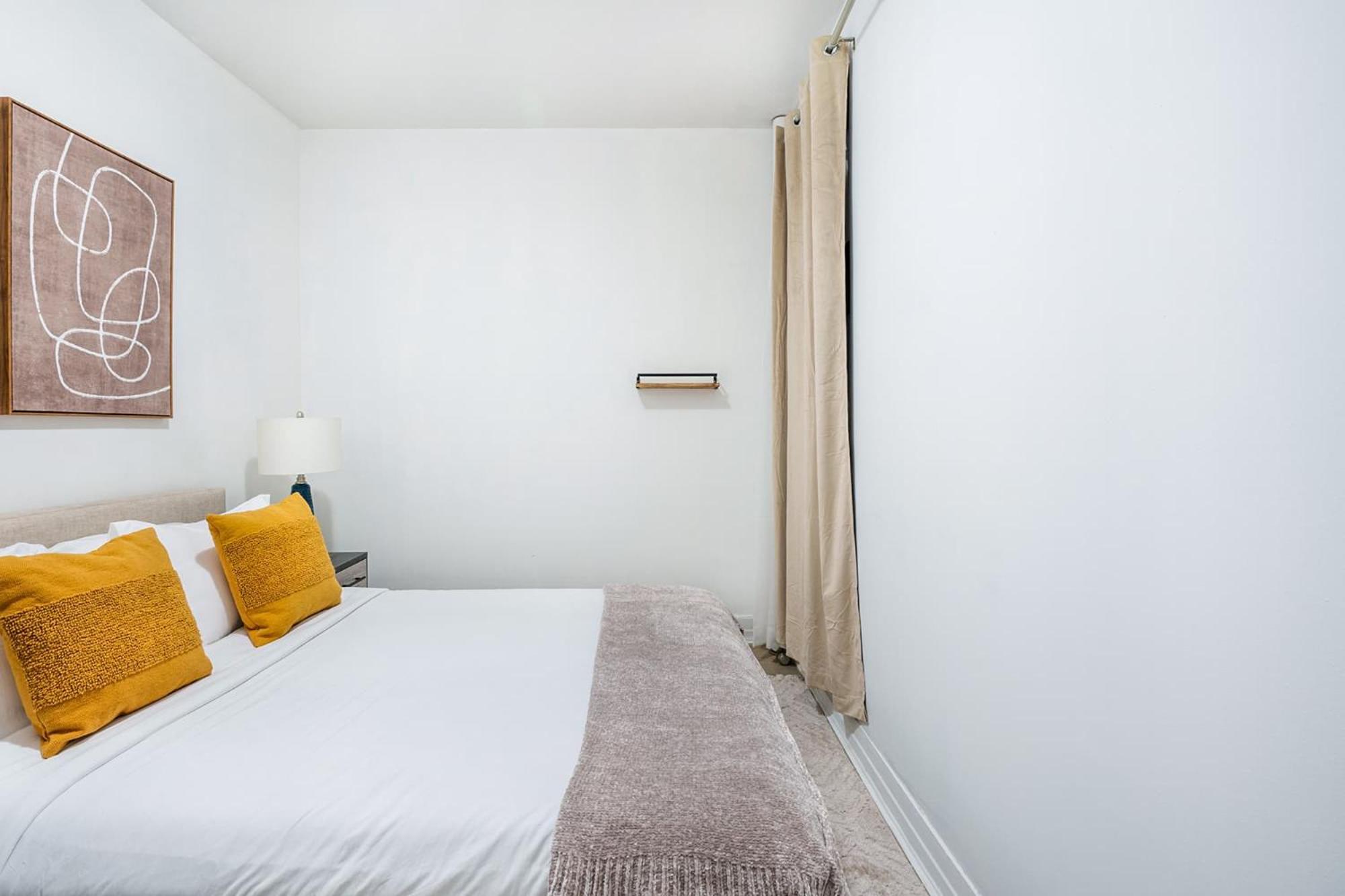 428-2w Newly Furnished Prime Location 2br Sleeps 5 New York
