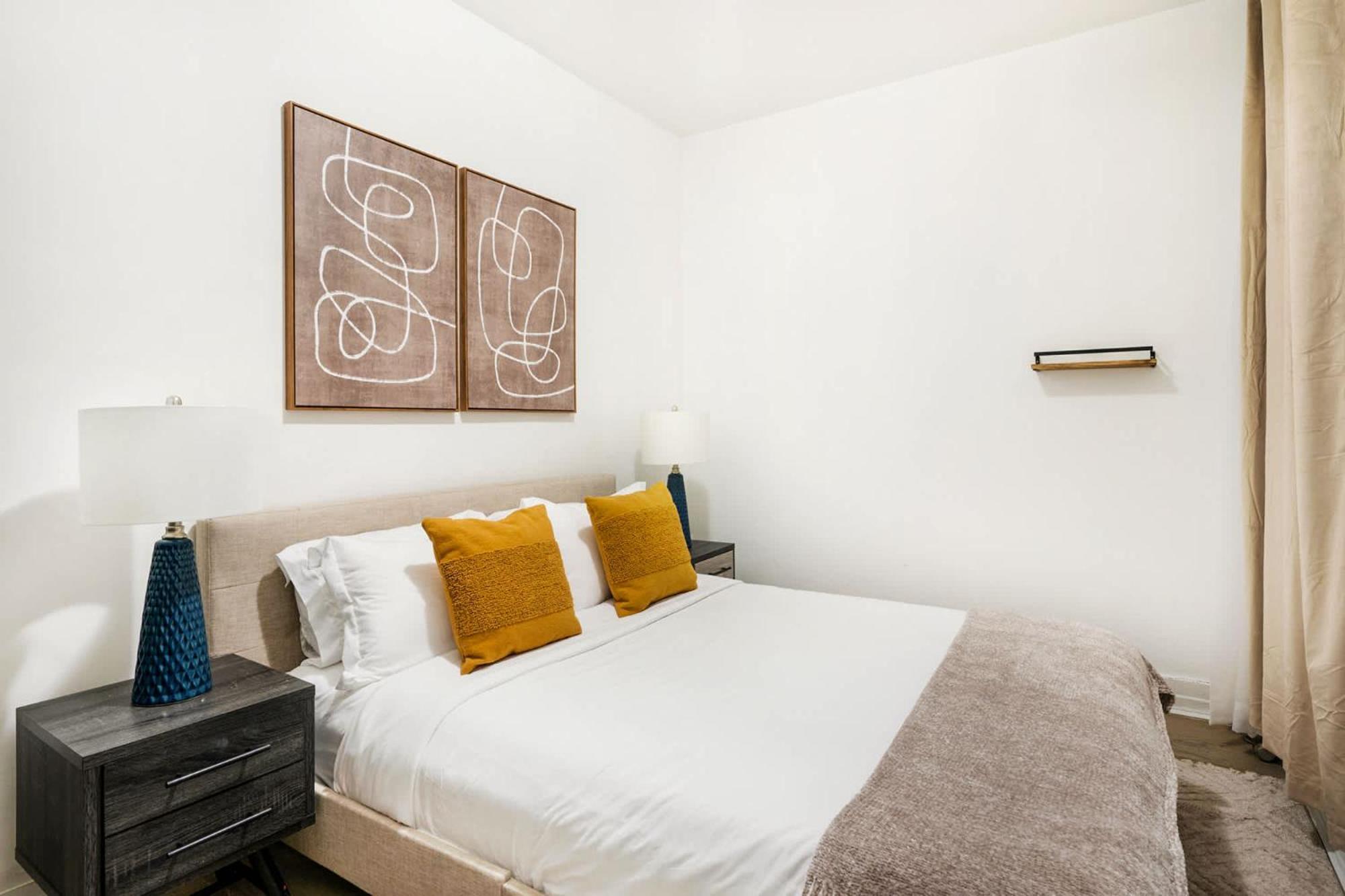428-2w Newly Furnished Prime Location 2br Sleeps 5 *