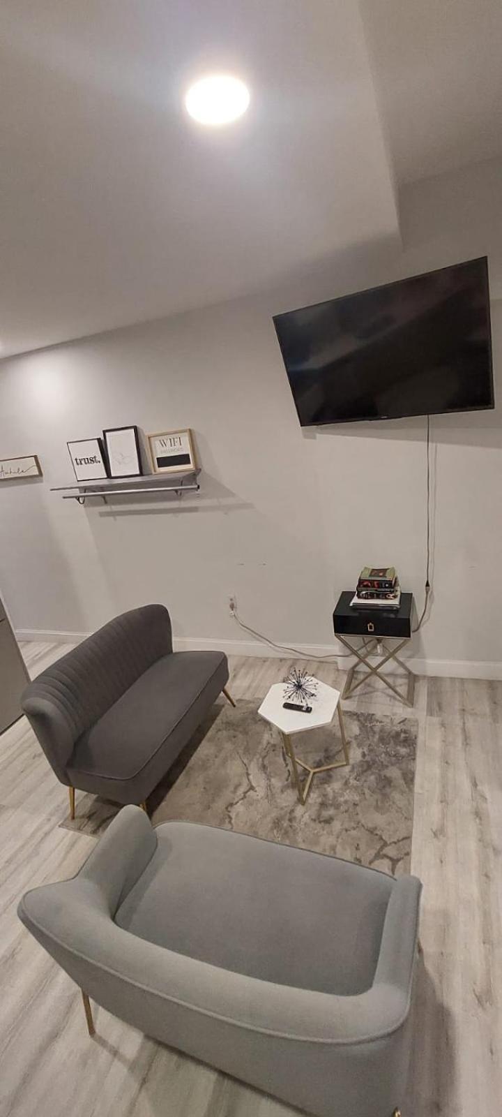 Apartment Adam Clayton New York