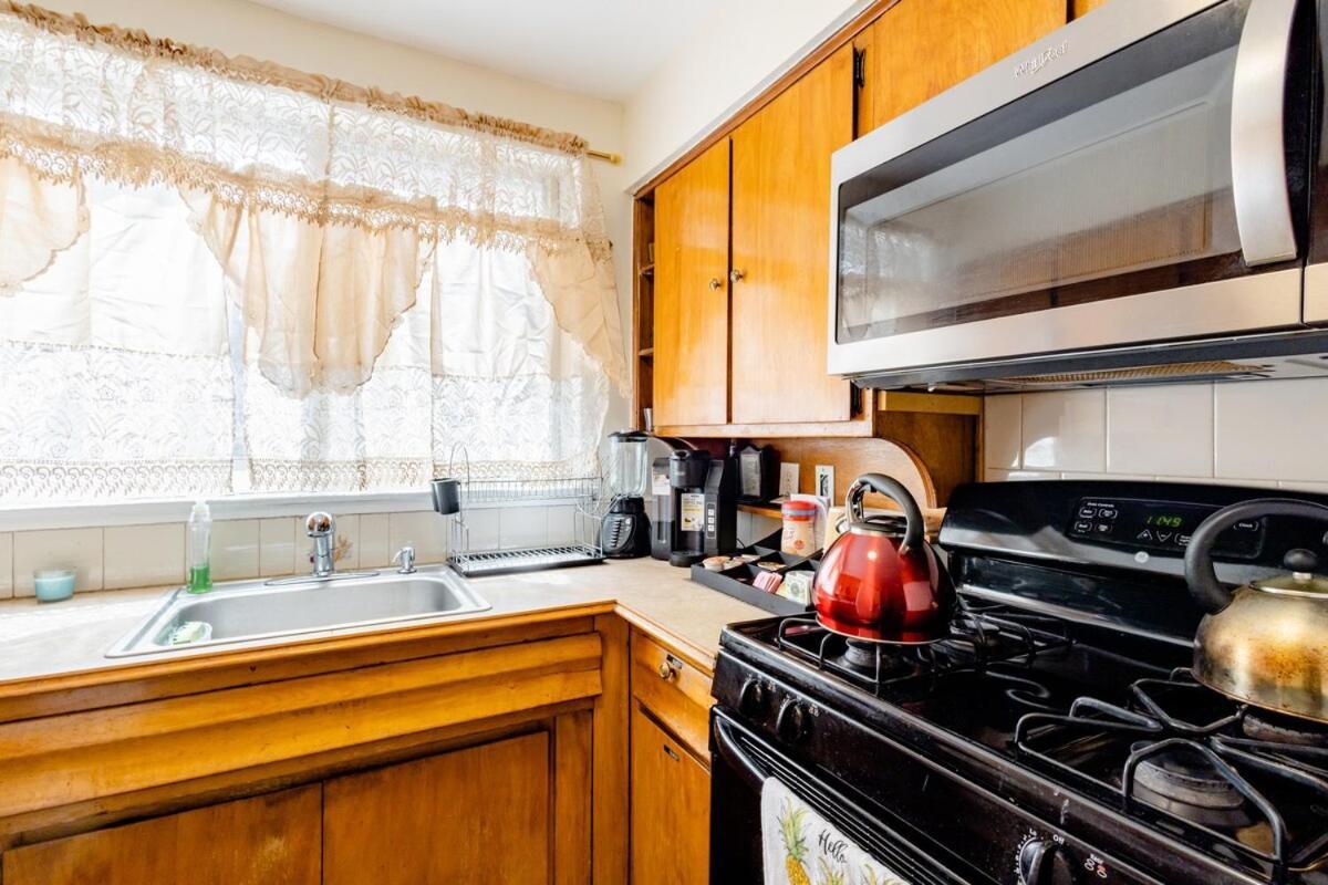 Spacious Comfy In Cozy Classy Duplex Guest house