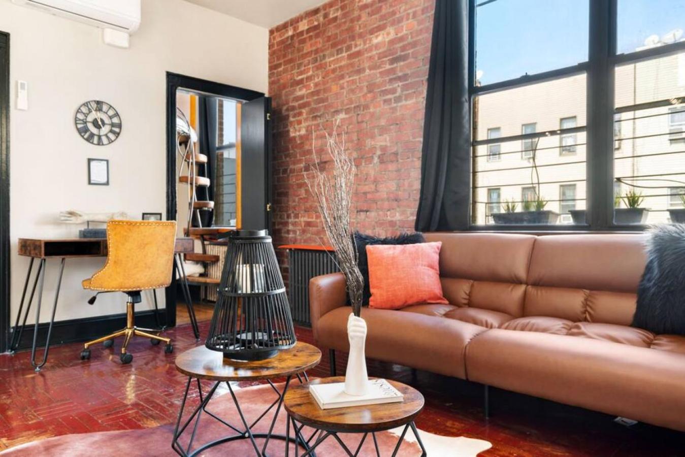 Bushwick Gem- Art Infused 2br With Rooftop At 
