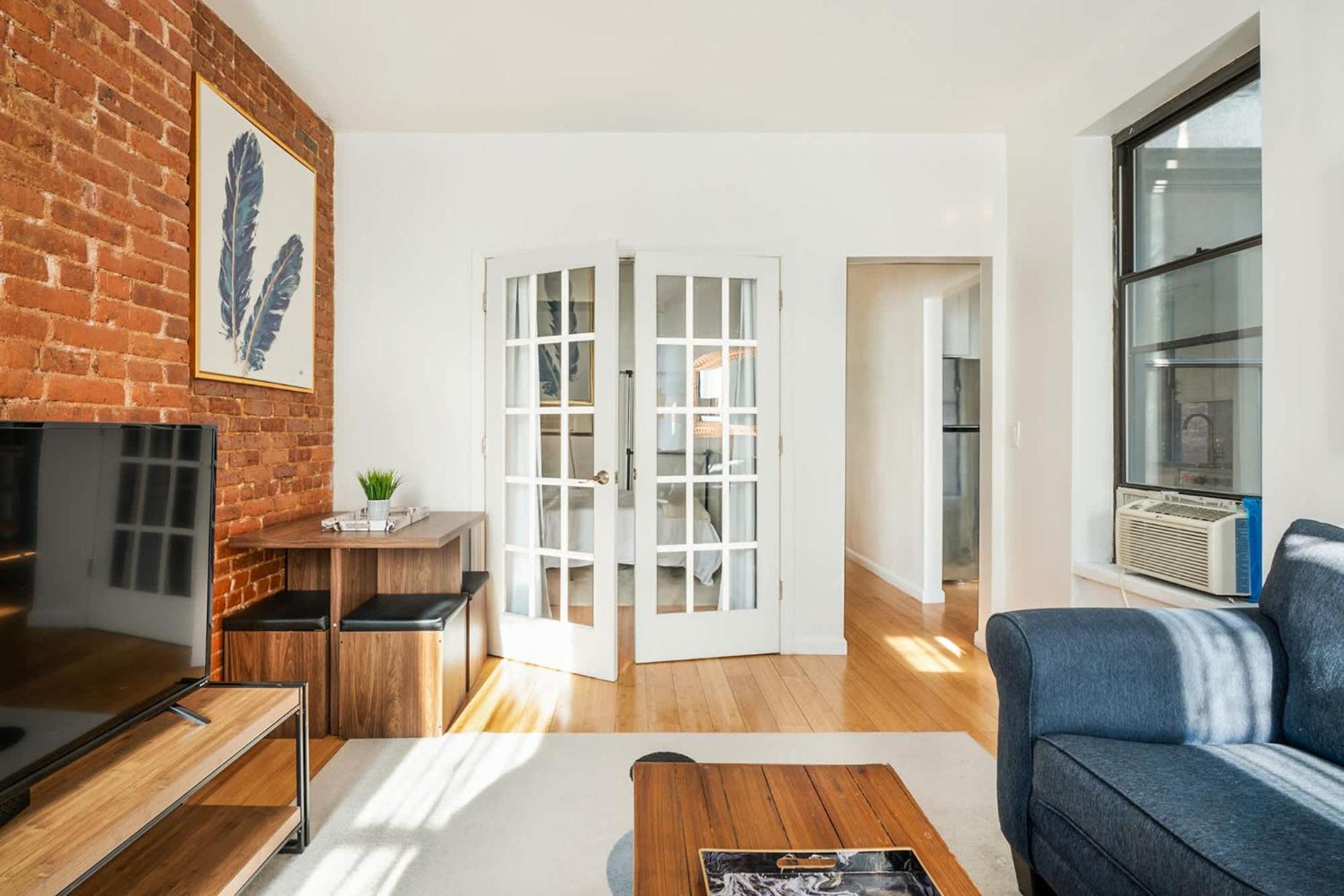 Apartment 454-4r New 2br Prime Midtown Value Sleeps 5