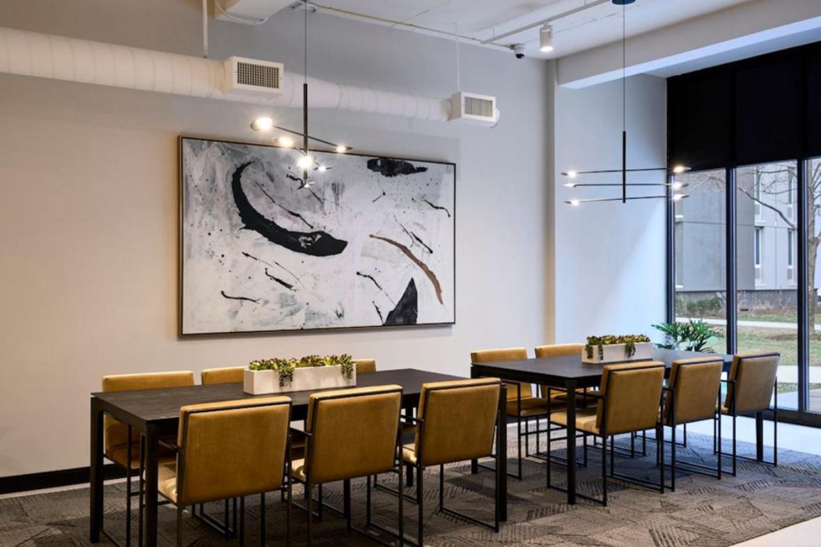 New Chic & Cozy 1bd Near East River, Minutes From Park Nova York