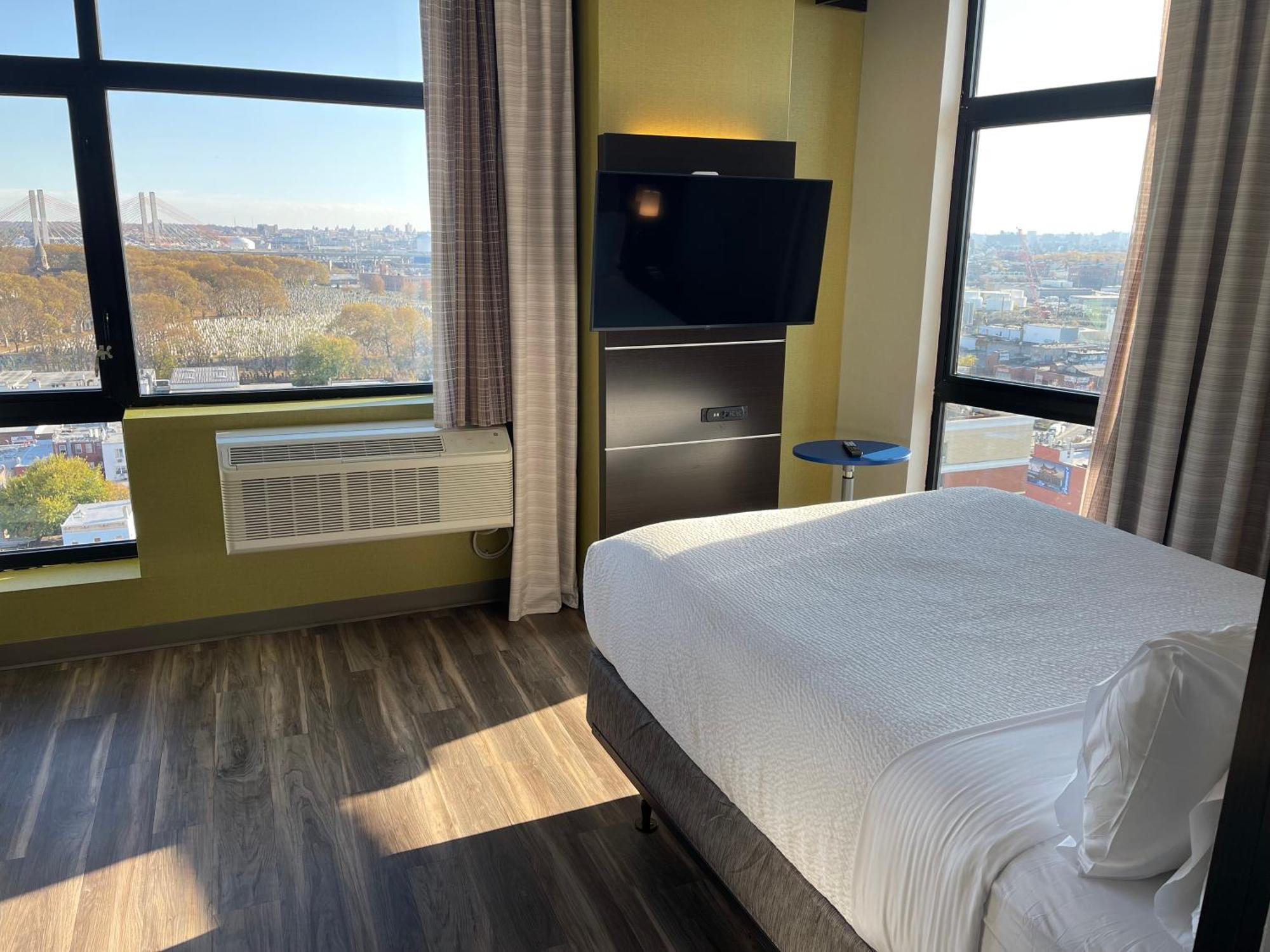 Hotel Express Long Island E - By Ihg