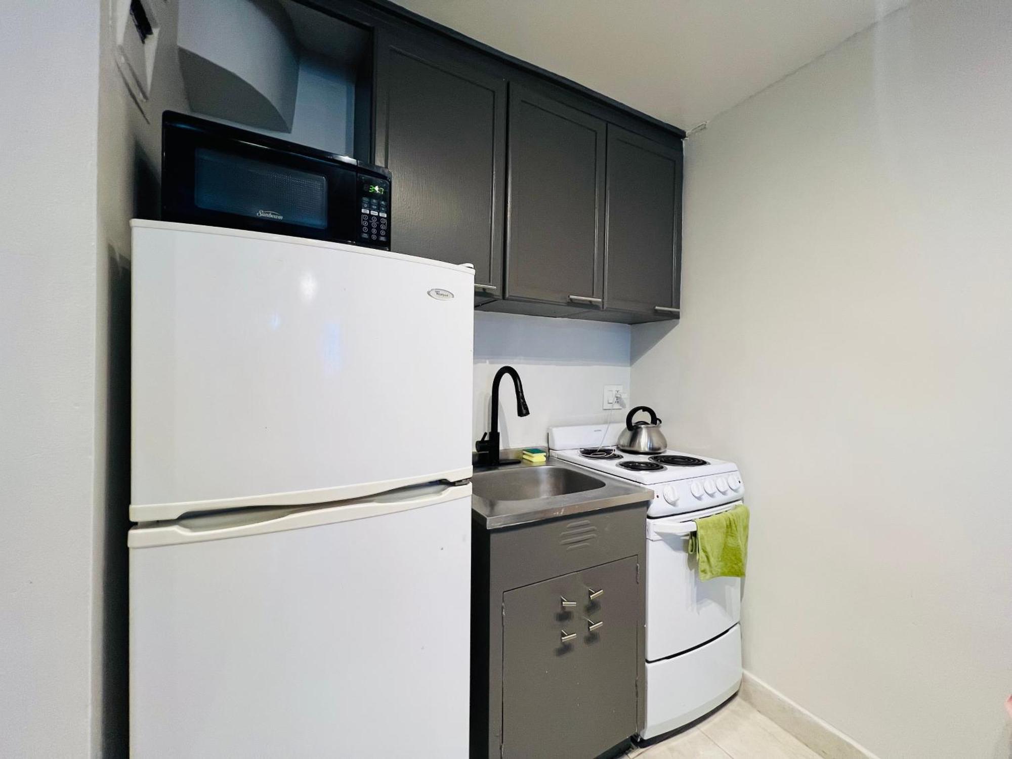 The Midtown Modern Apartment