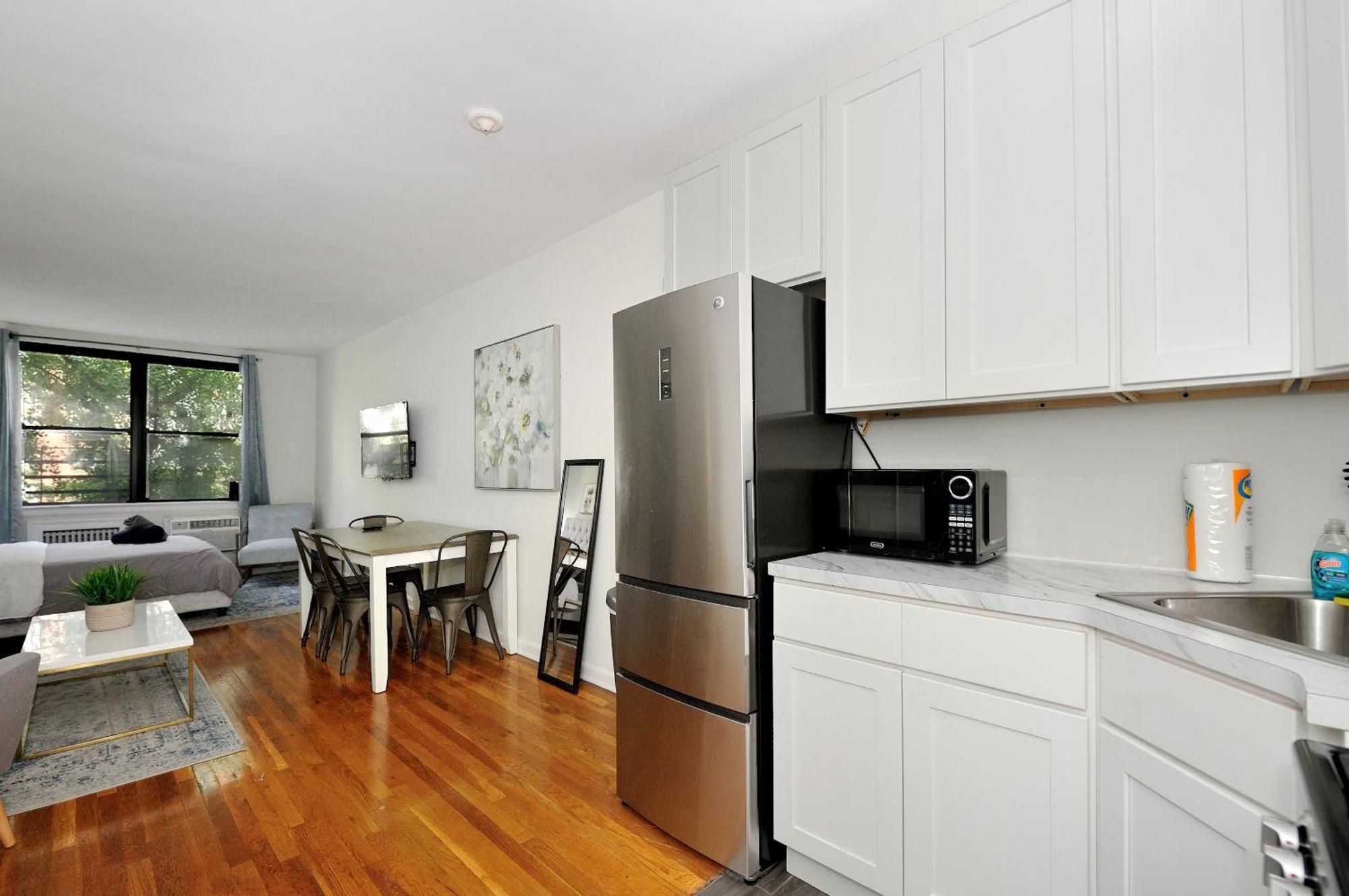 Apartment Charming Ues Walk To Subway Park