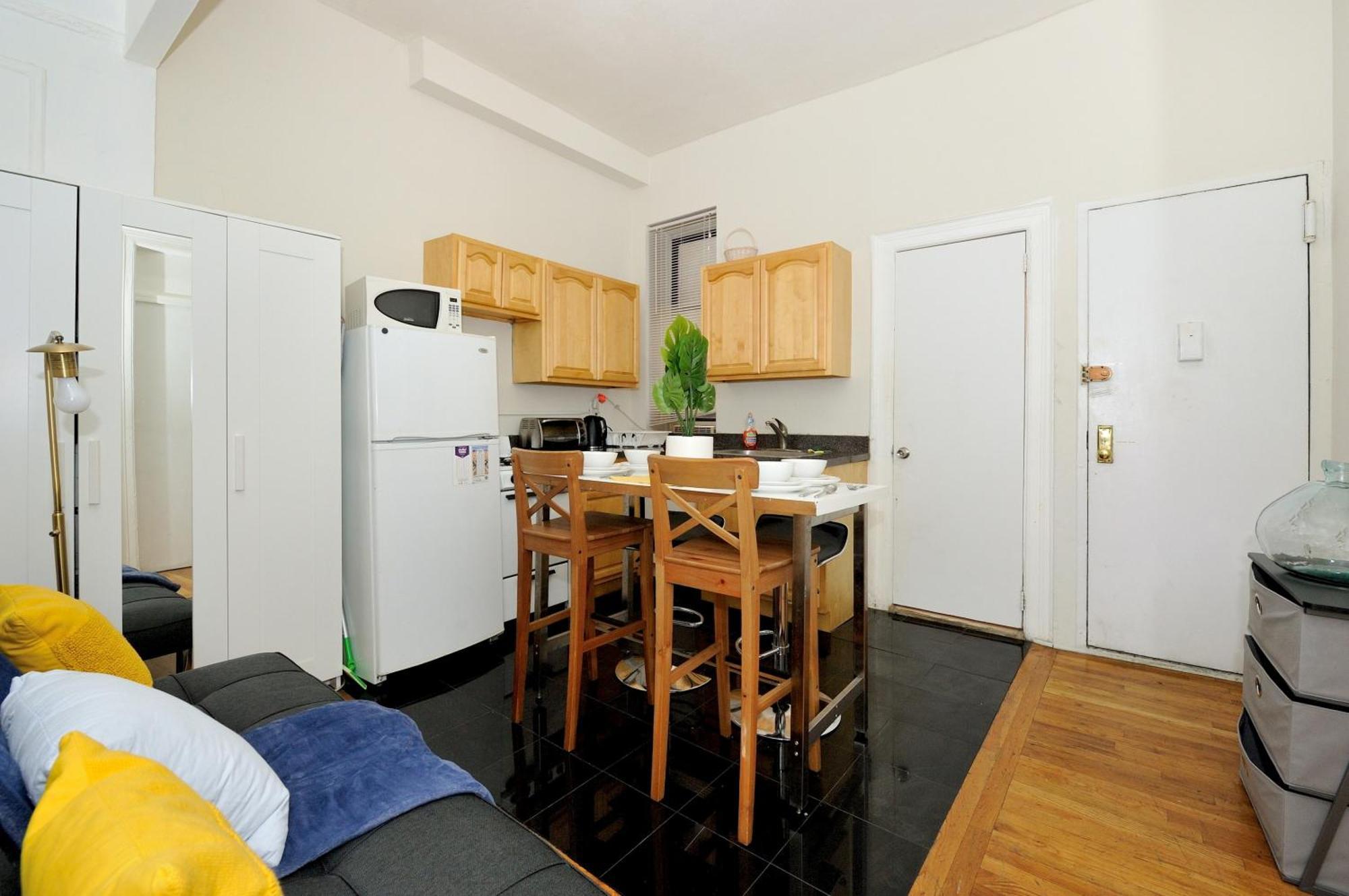 Midtown West Furnished 3br Perfect Share Apartment New York
