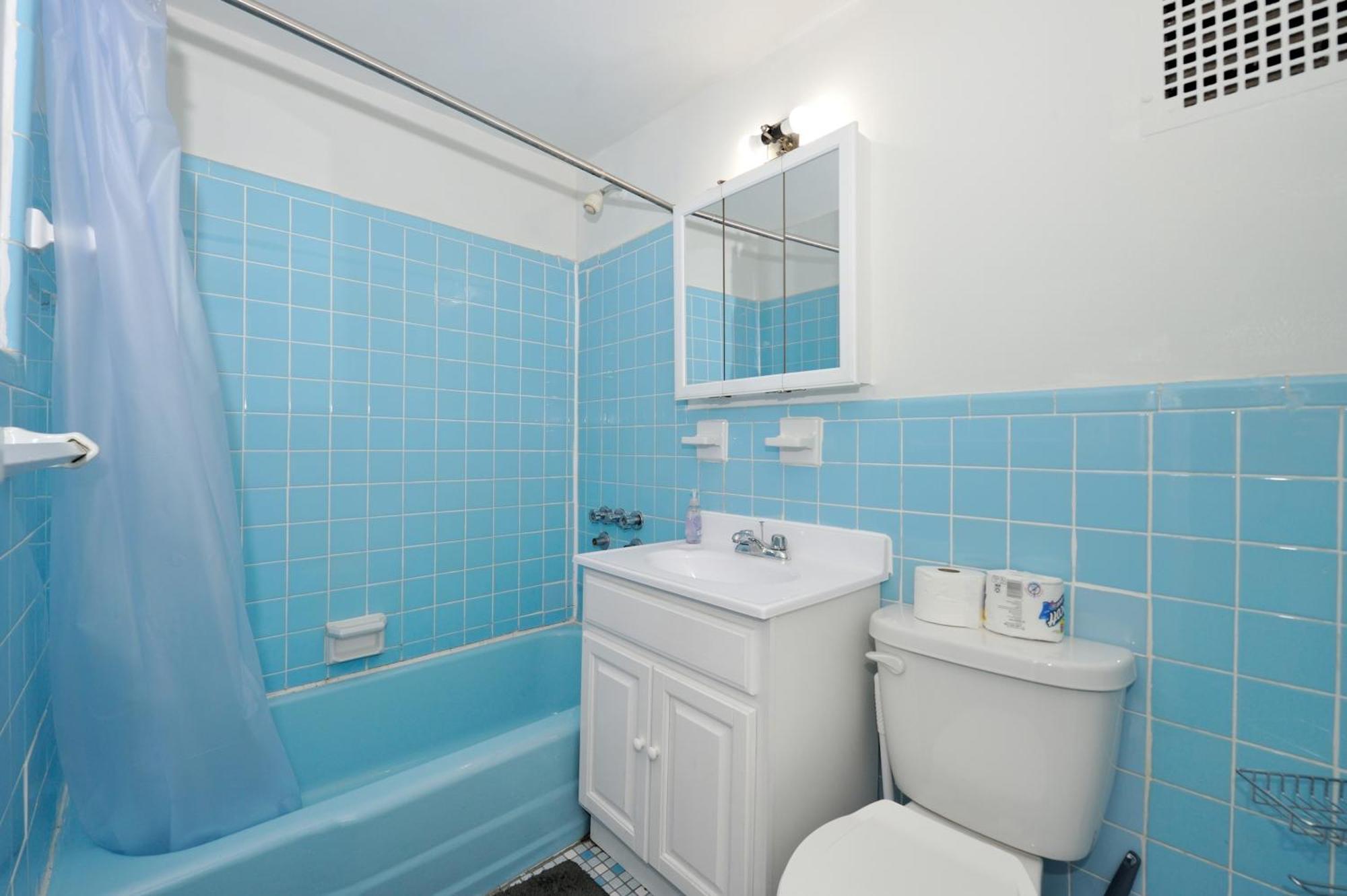 Charming Ues Walk To Subway Park Apartment New York