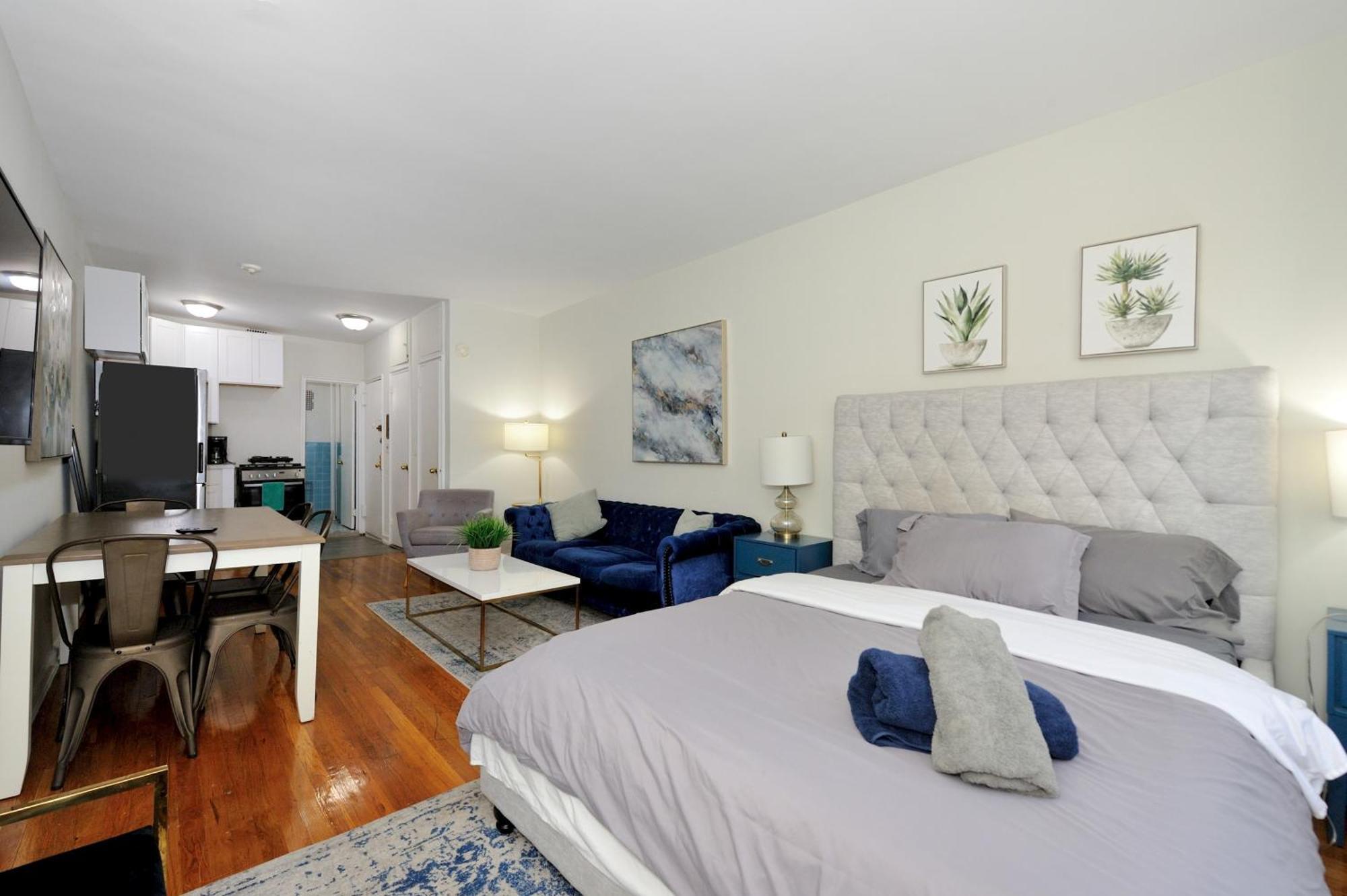 Apartment Charming Ues Walk To Subway Park