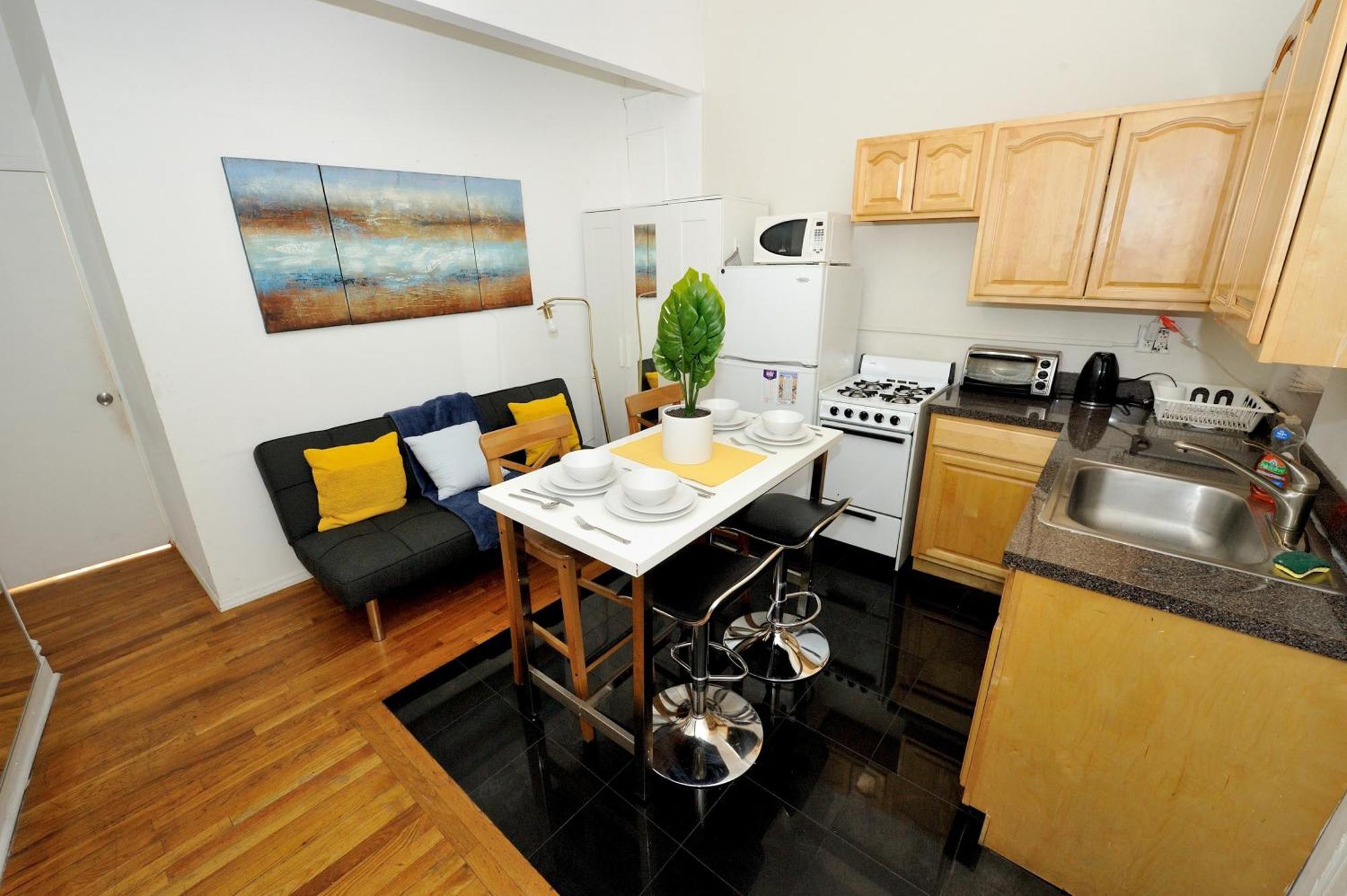 Midtown West Furnished 3br Perfect Share Apartment New York