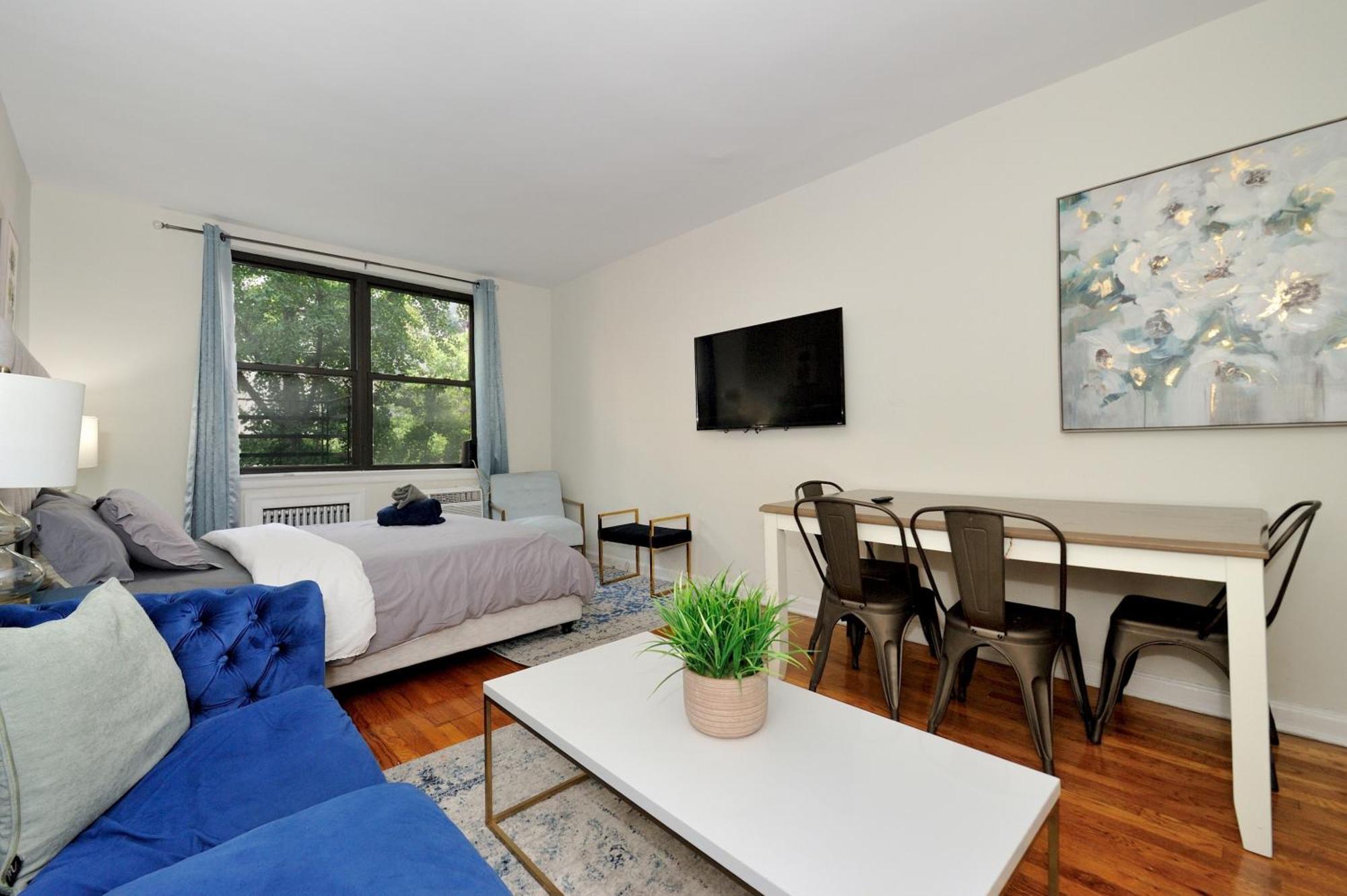 Charming Ues Walk To Subway Park Apartment *