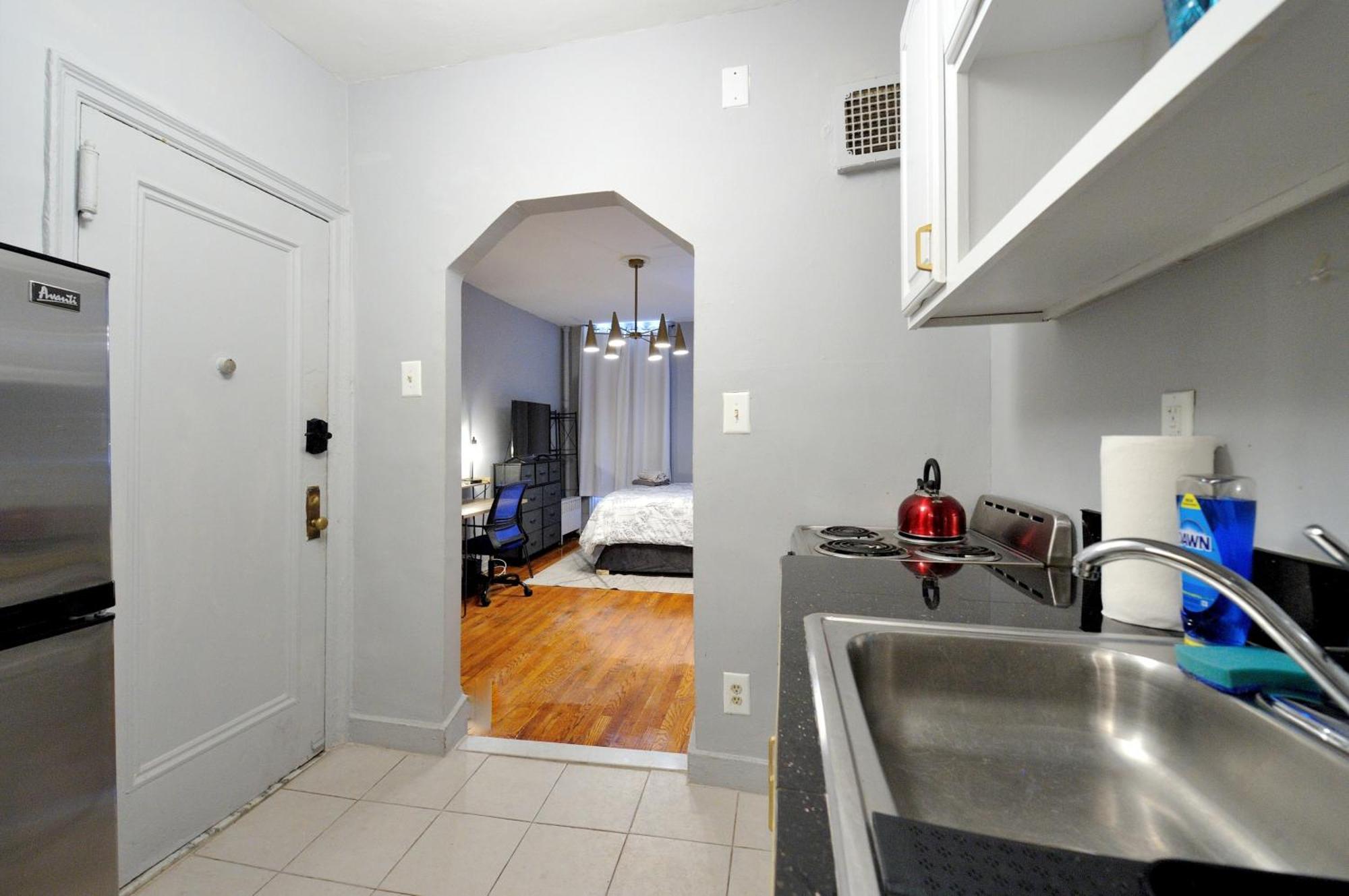Spacious Upper East Side Apartment *