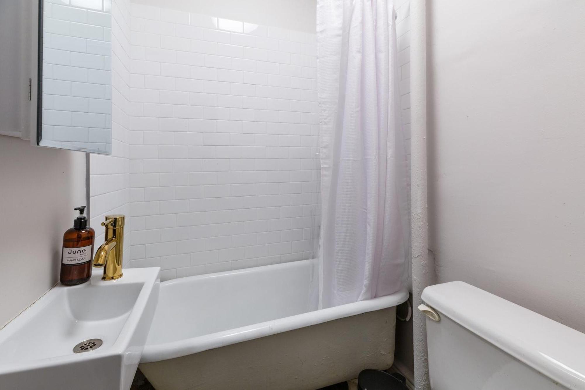 Lovely And Comfy In Nyc Apartment *