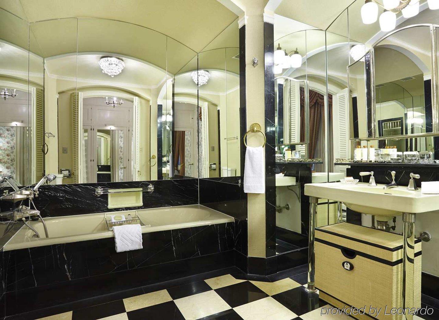 Hotel The Towers Of The Waldorf Astoria 5*