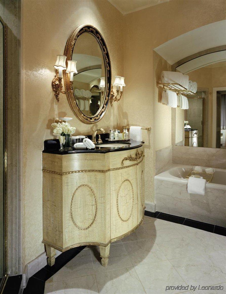 The Towers Of The Waldorf Astoria Hotel New York