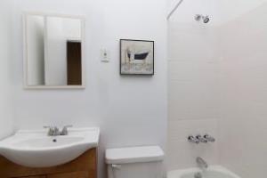 Hotel 49th St And 9th Ave - 3 Bedroom