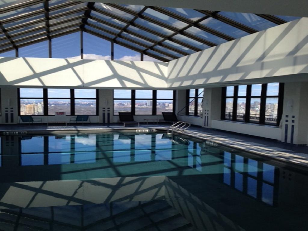 Global Luxury Suites At Symphony House Apartment