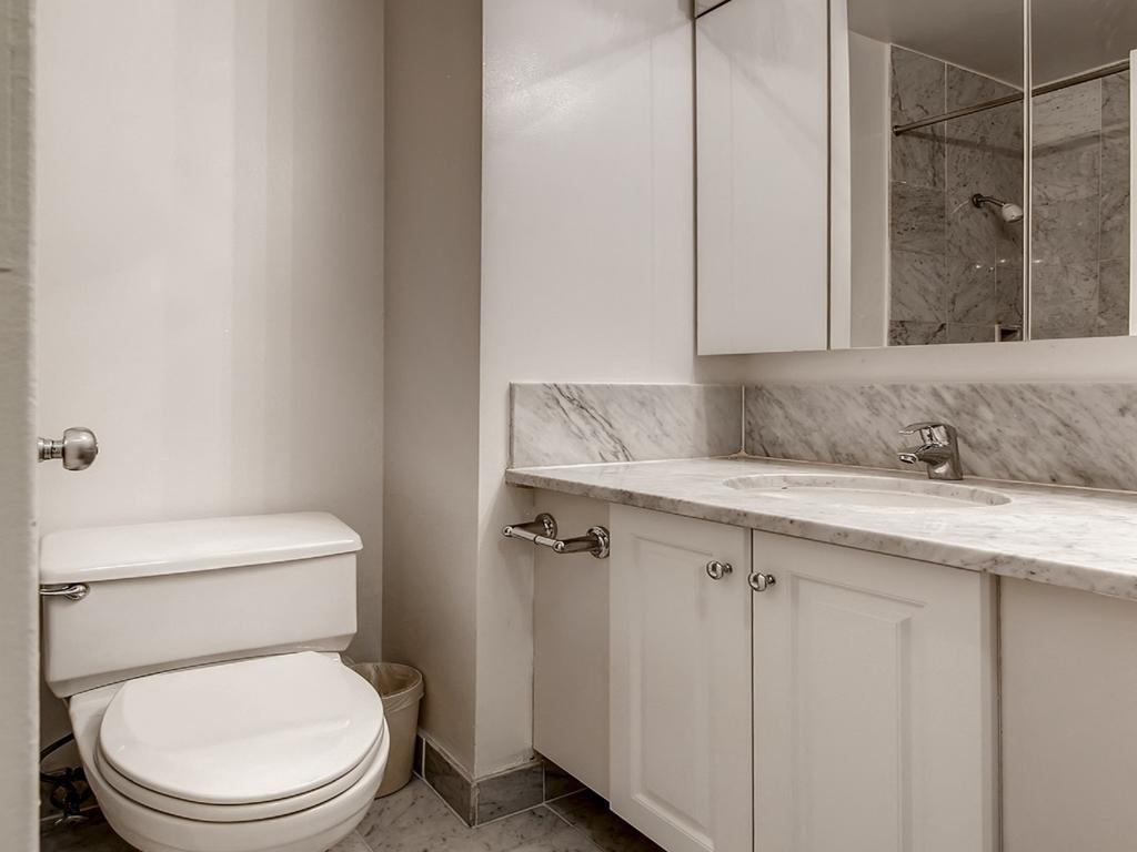 Global Luxury Suites At Symphony House Apartment