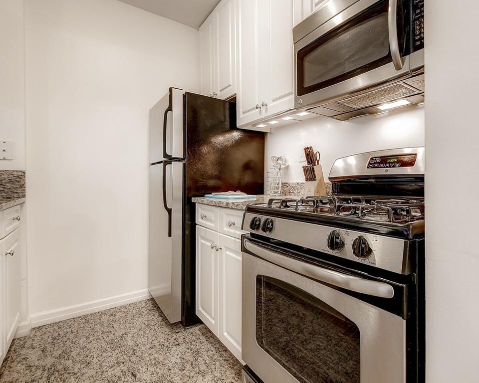Global Luxury Suites At Symphony House Apartment