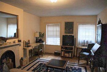 Off Park Apartment New York