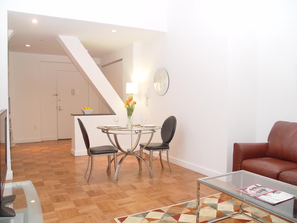 Apartment 20 Exchange Place