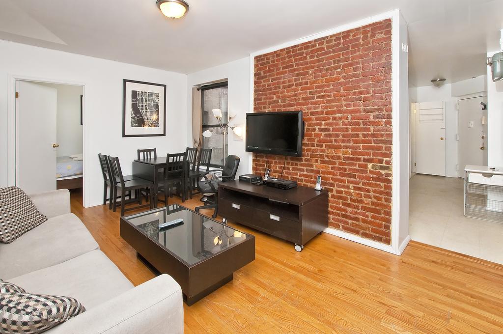 Yorkville -upper East Side Apartment *