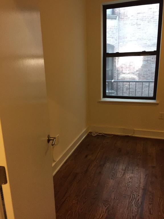 Cozy Near Park New York