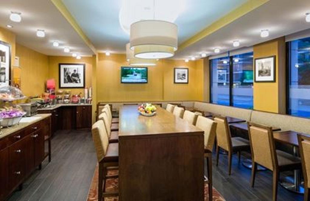 Hotel Hampton Seaport Financial District 3*